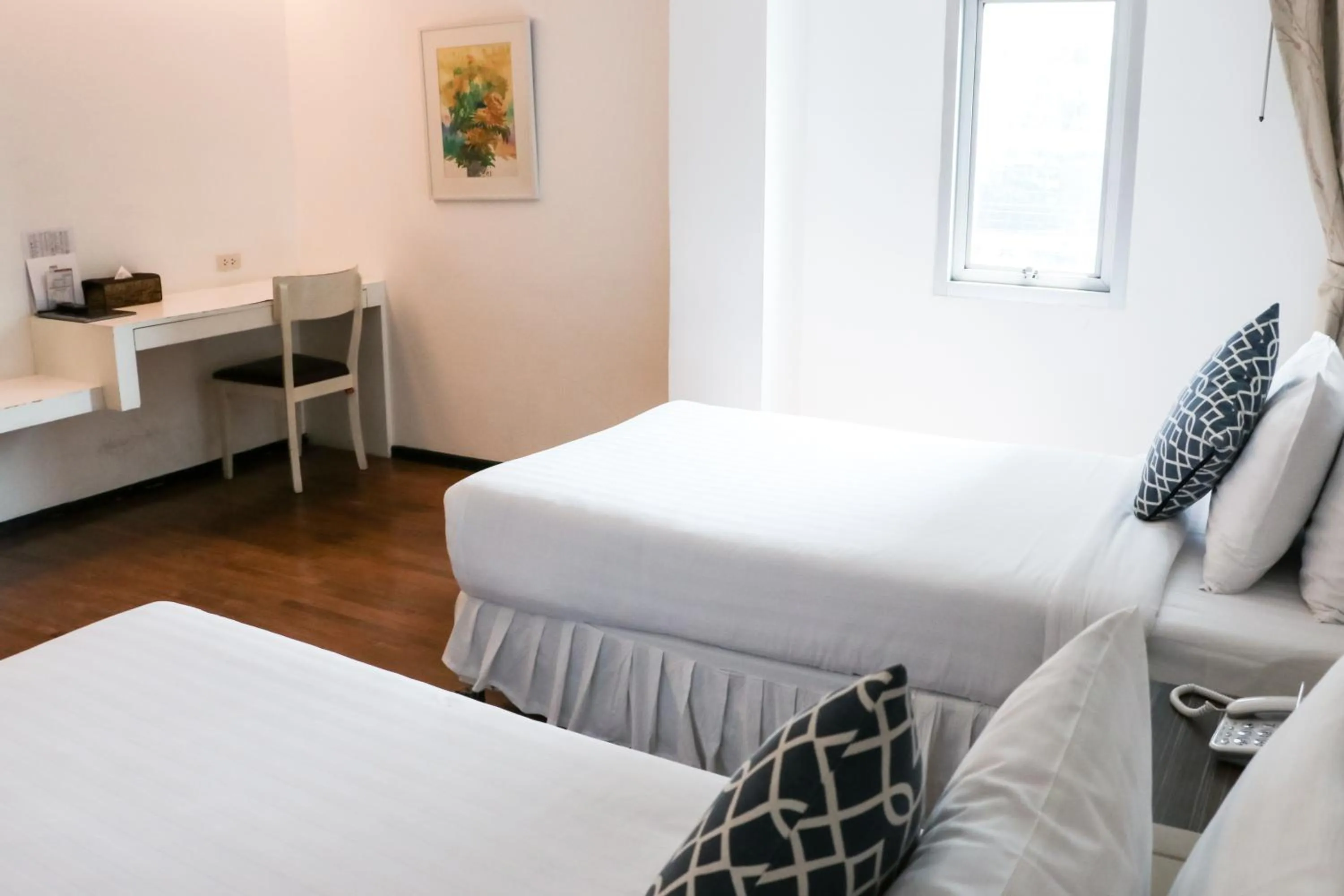 Seating area, Bed in The Mini R Ratchada