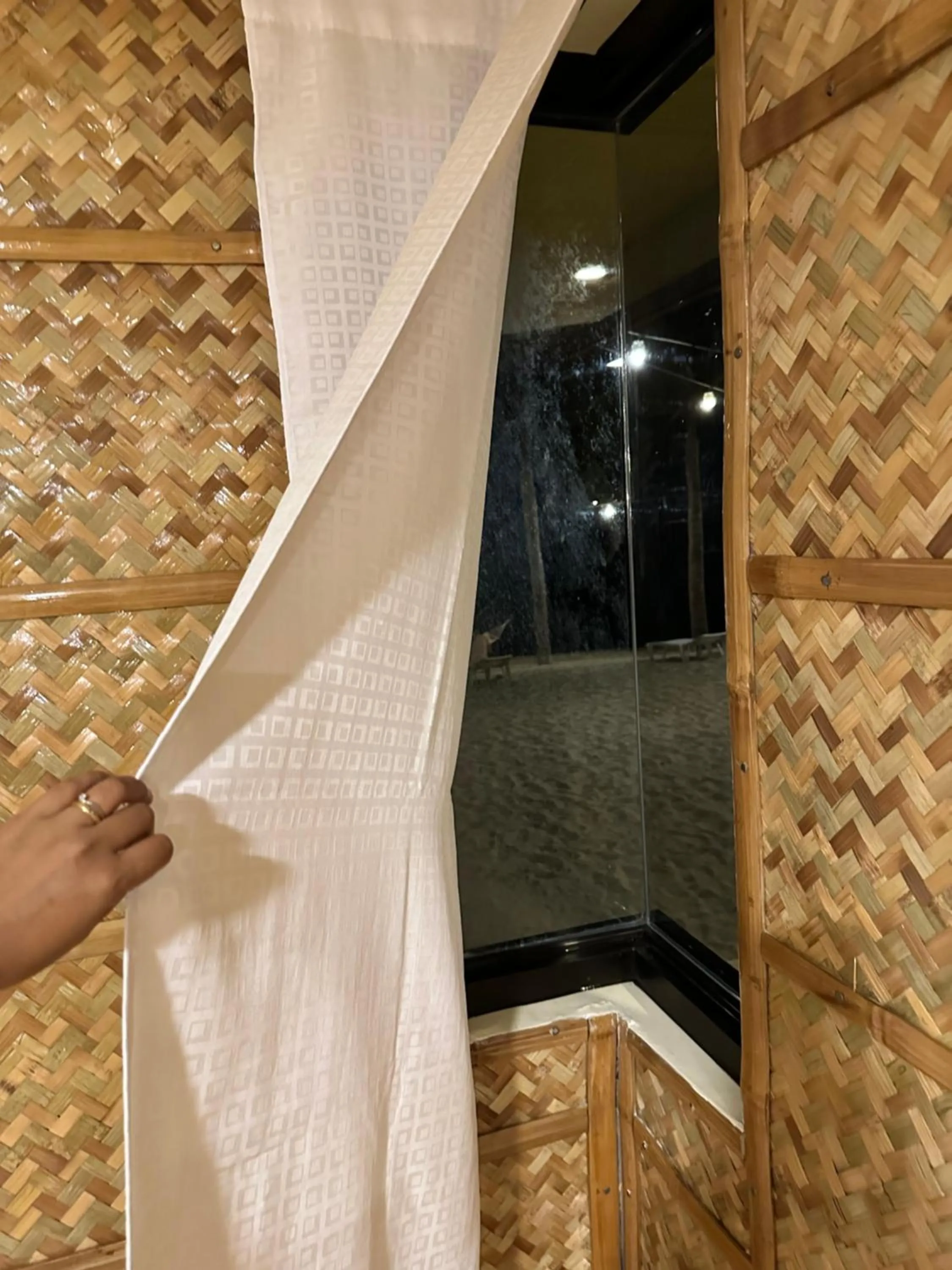 Bamboo House Beach Lodge & Restaurant