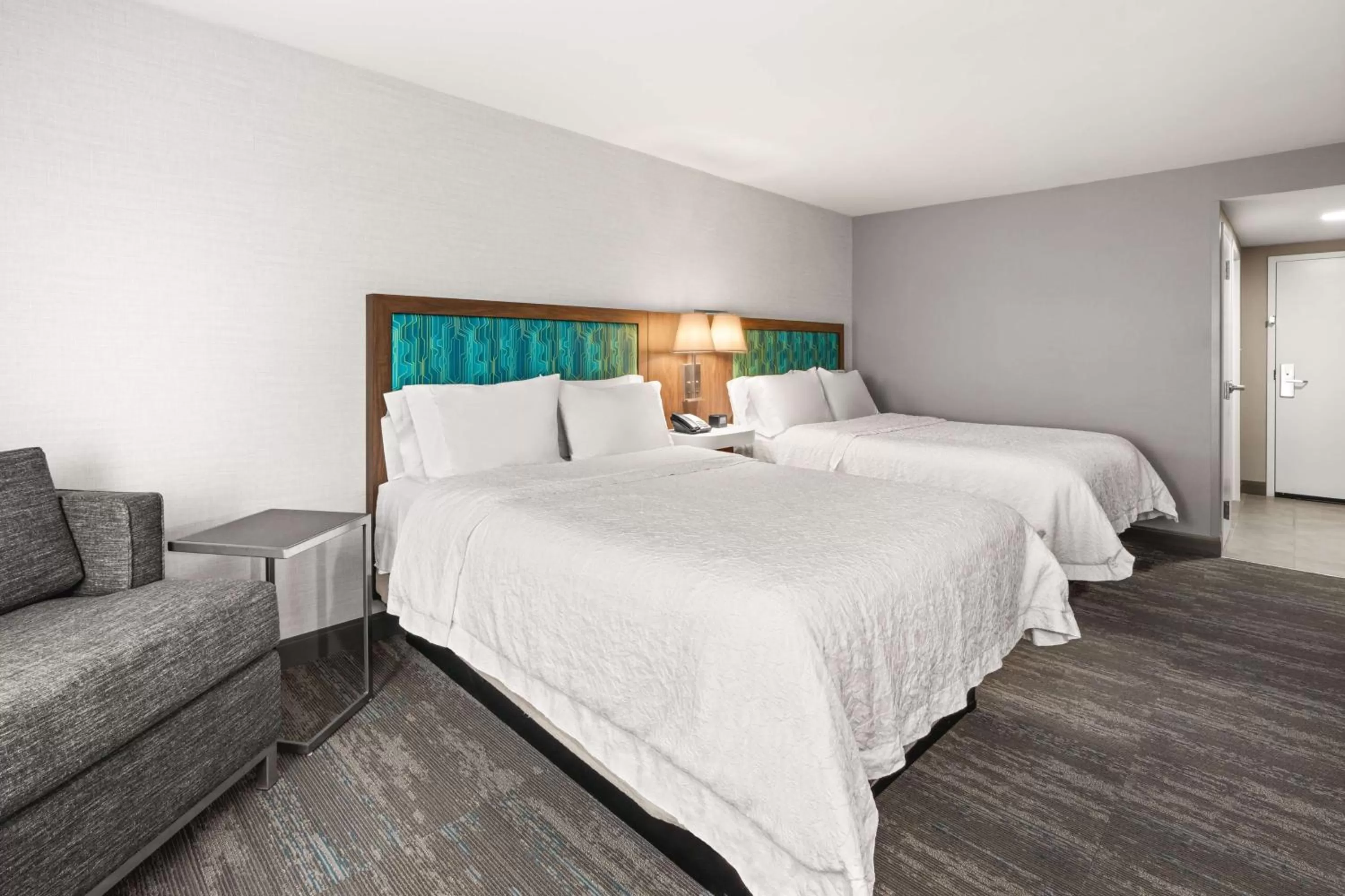 Living room, Bed in Hampton Inn Seekonk