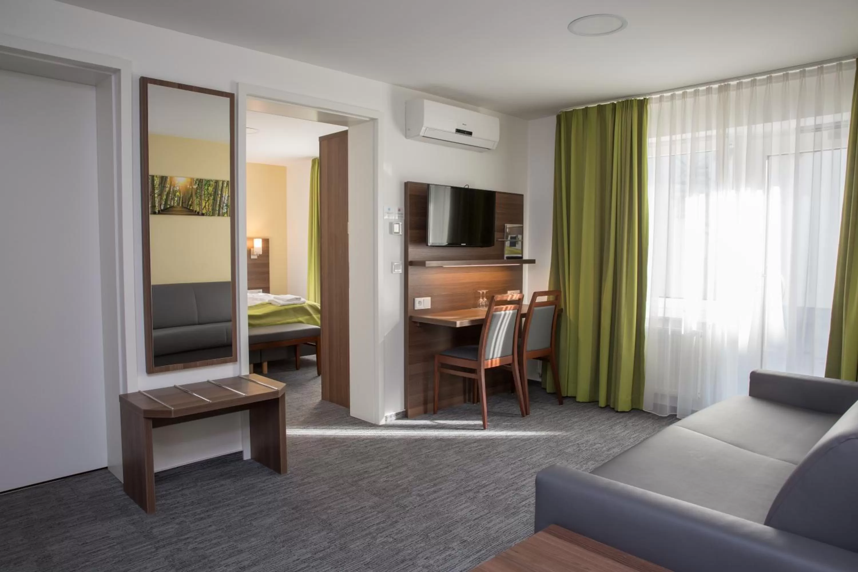 Seating area, Bed in Trip Inn Goethe Business Messe