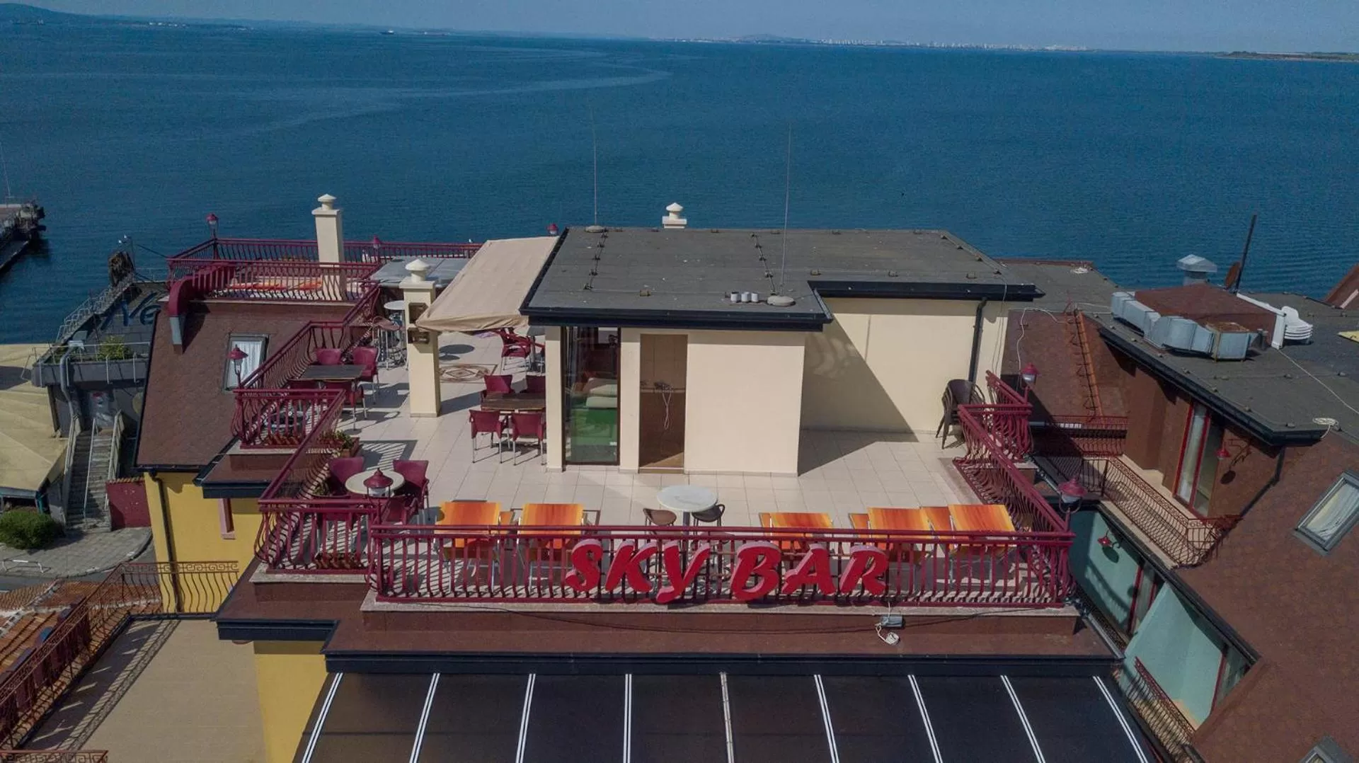 Lounge or bar in Saint George Hotel & Medical Spa