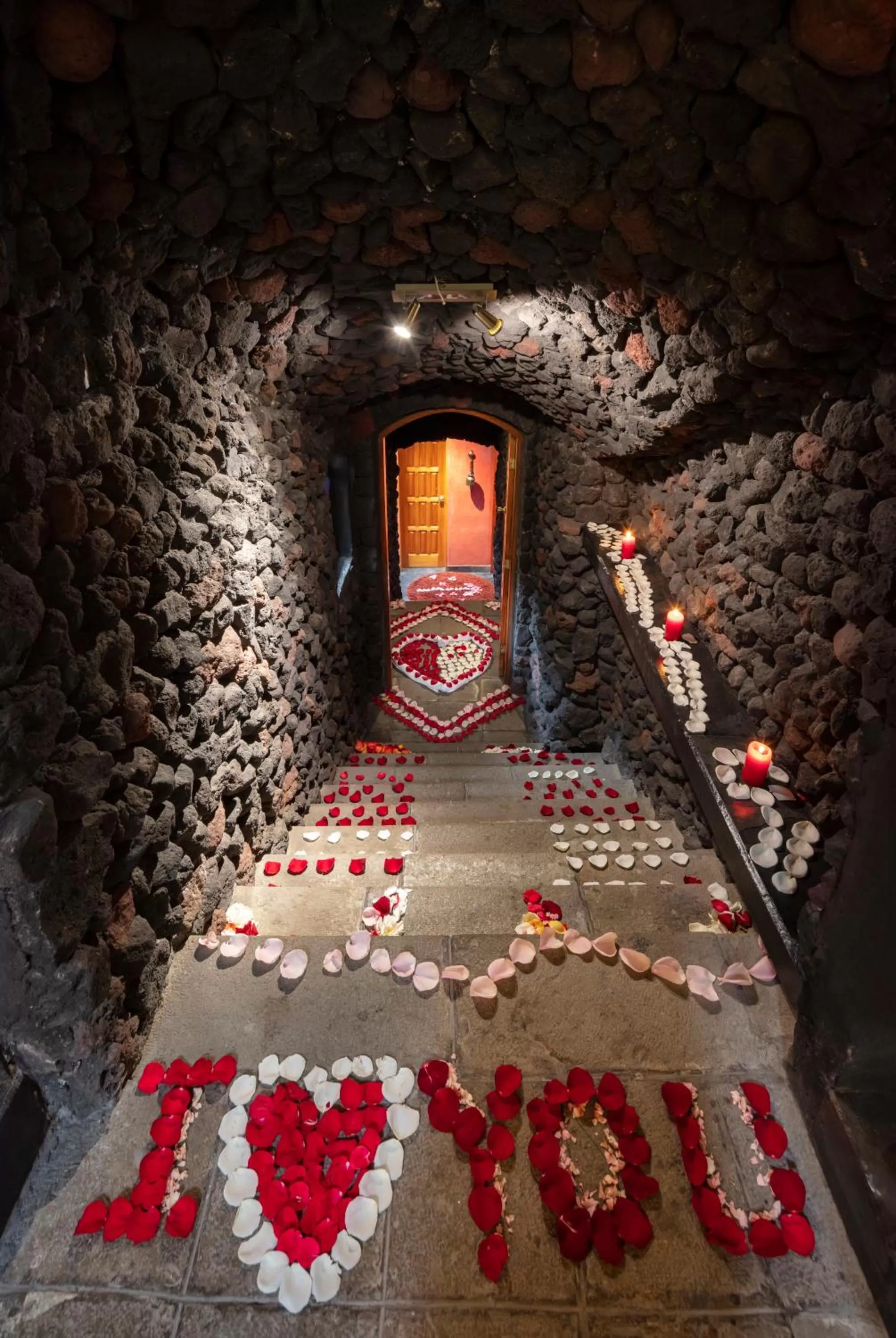 Luna Volcán, Adventure SPA