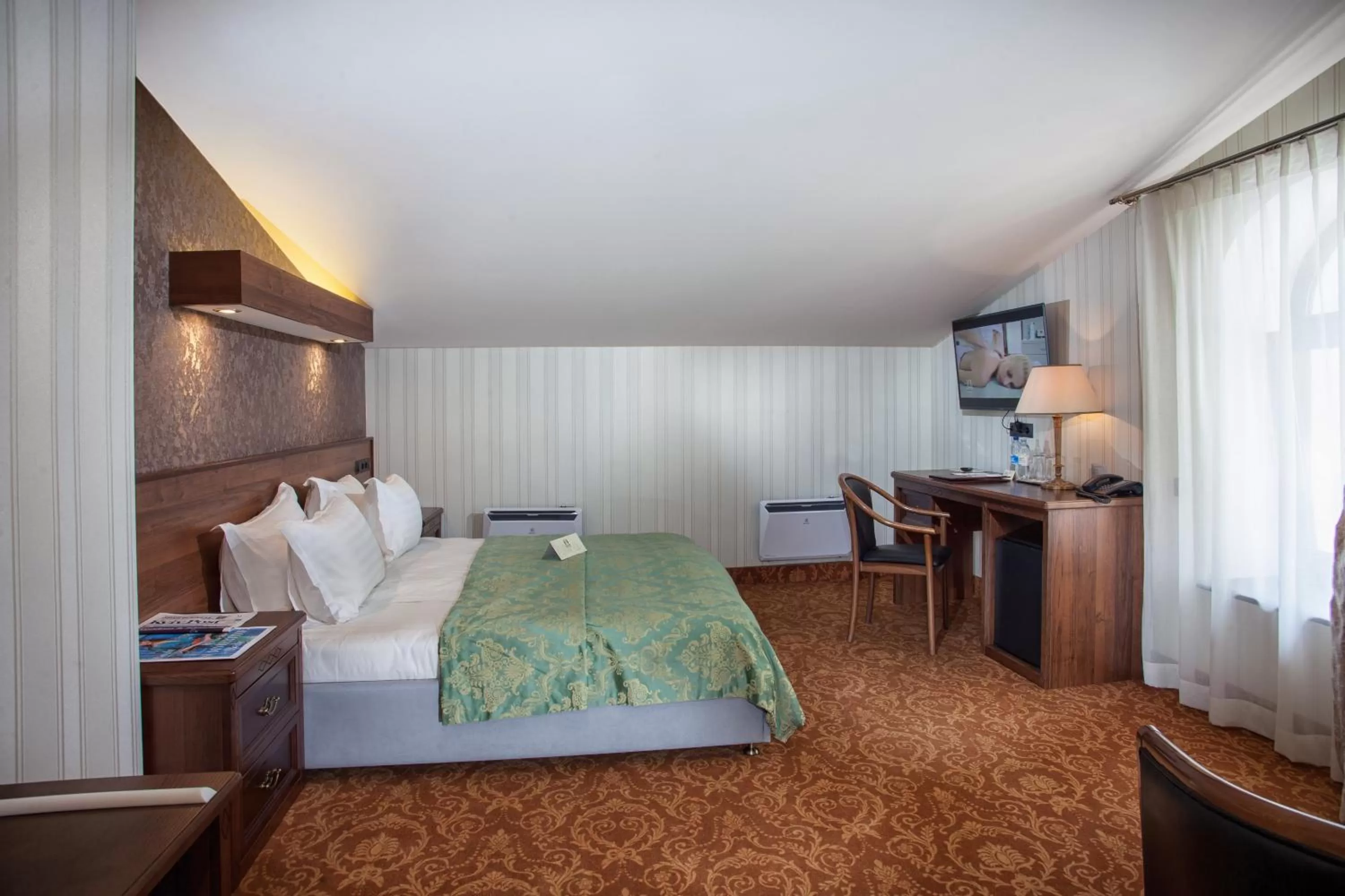 Shower, Bed in Hotel Otrada