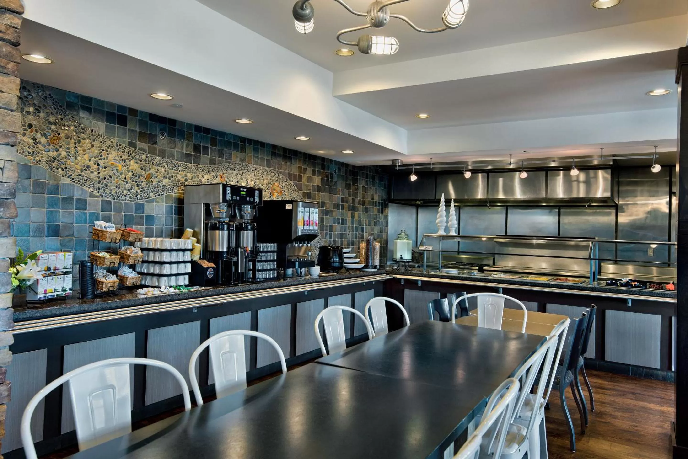 Restaurant/places to eat in Oxford Suites Silverdale