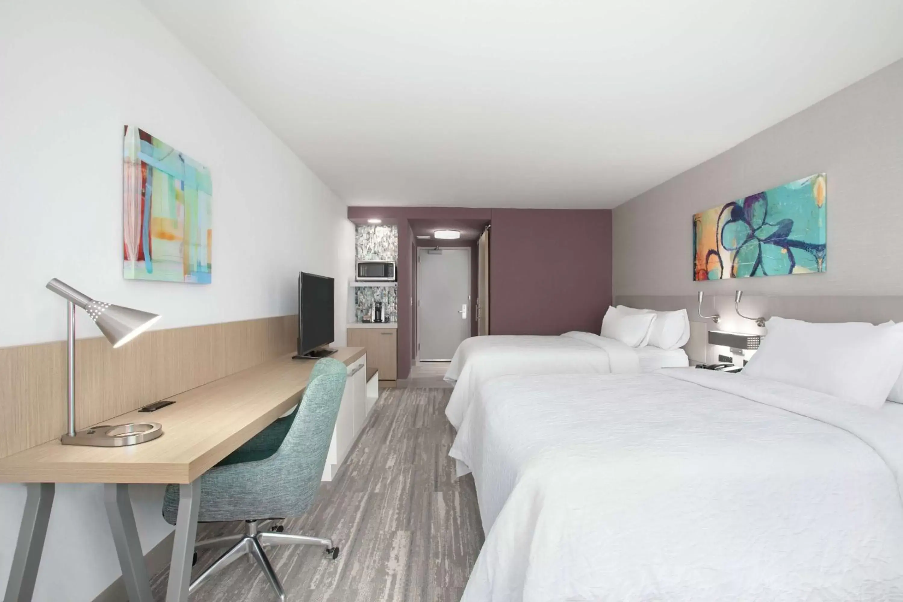 Queen Room with Two Queen Beds in Hilton Garden Inn Omaha Aksarben Village Queen Room with Two Queen Beds in Hilton Garden Inn Omaha Aksarben Village