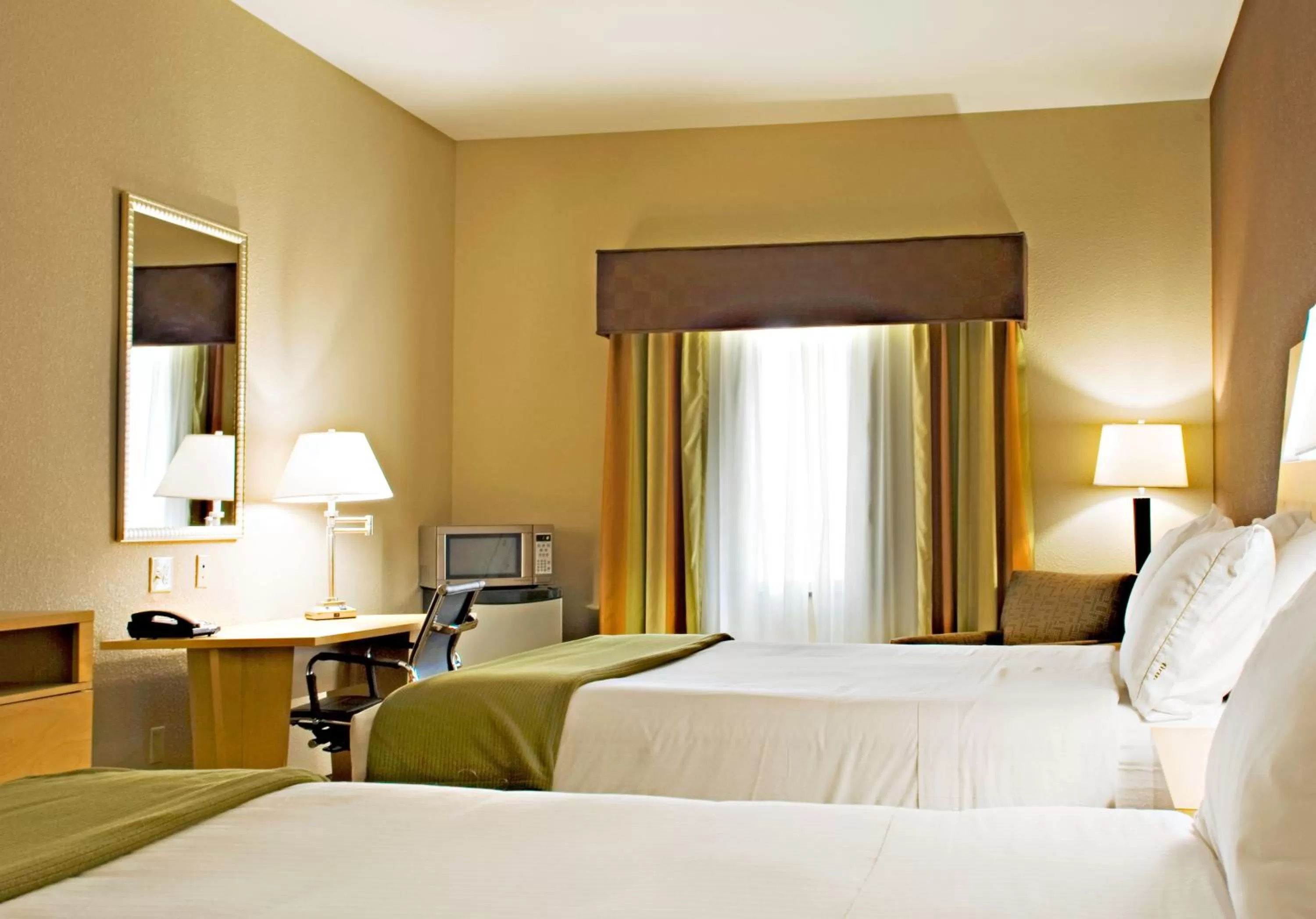 Photo of the whole room, Bed in Holiday Inn Express Hotel and Suites Borger by IHG