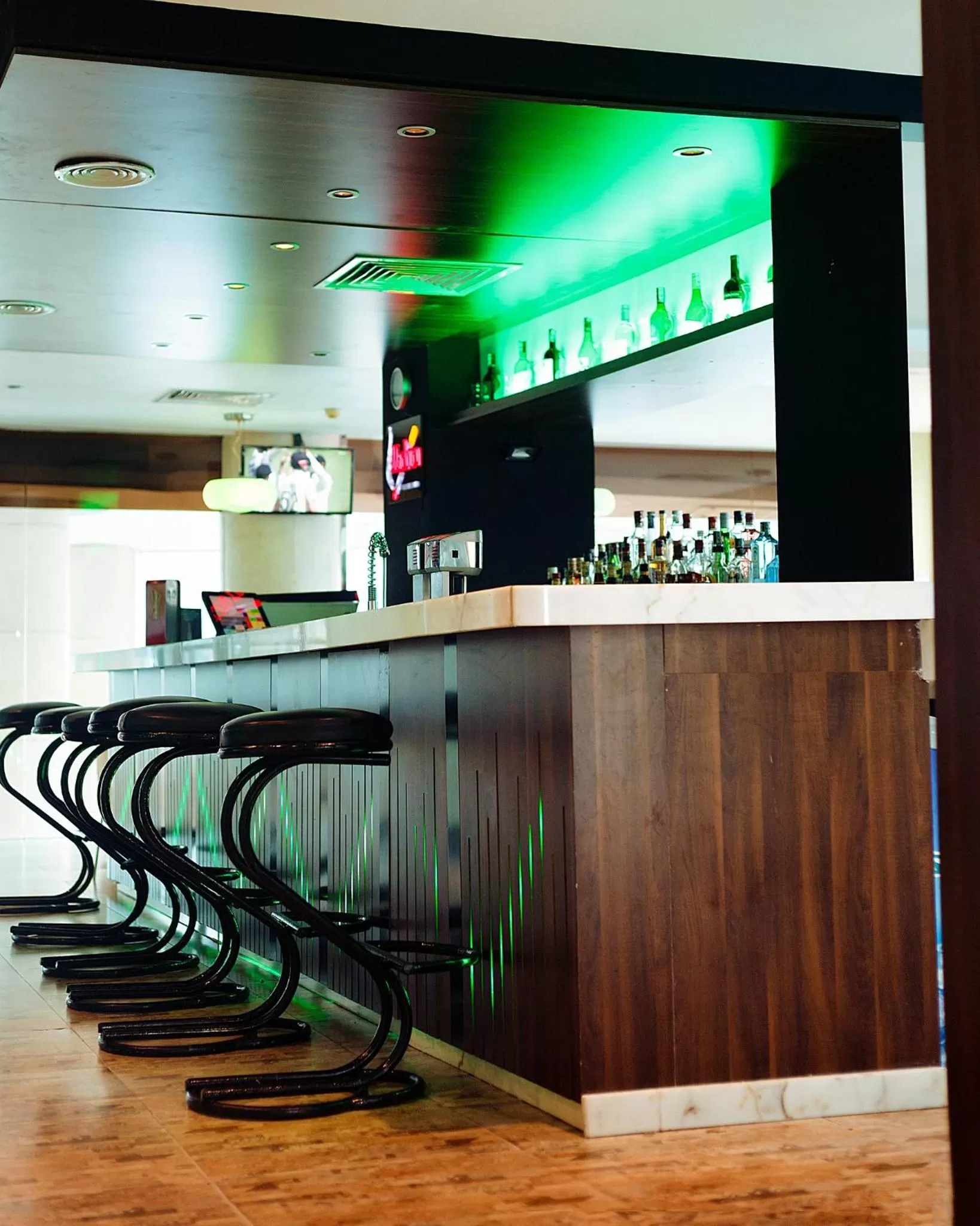 Lounge or bar in Holiday Inn Dar Es Salaam by IHG