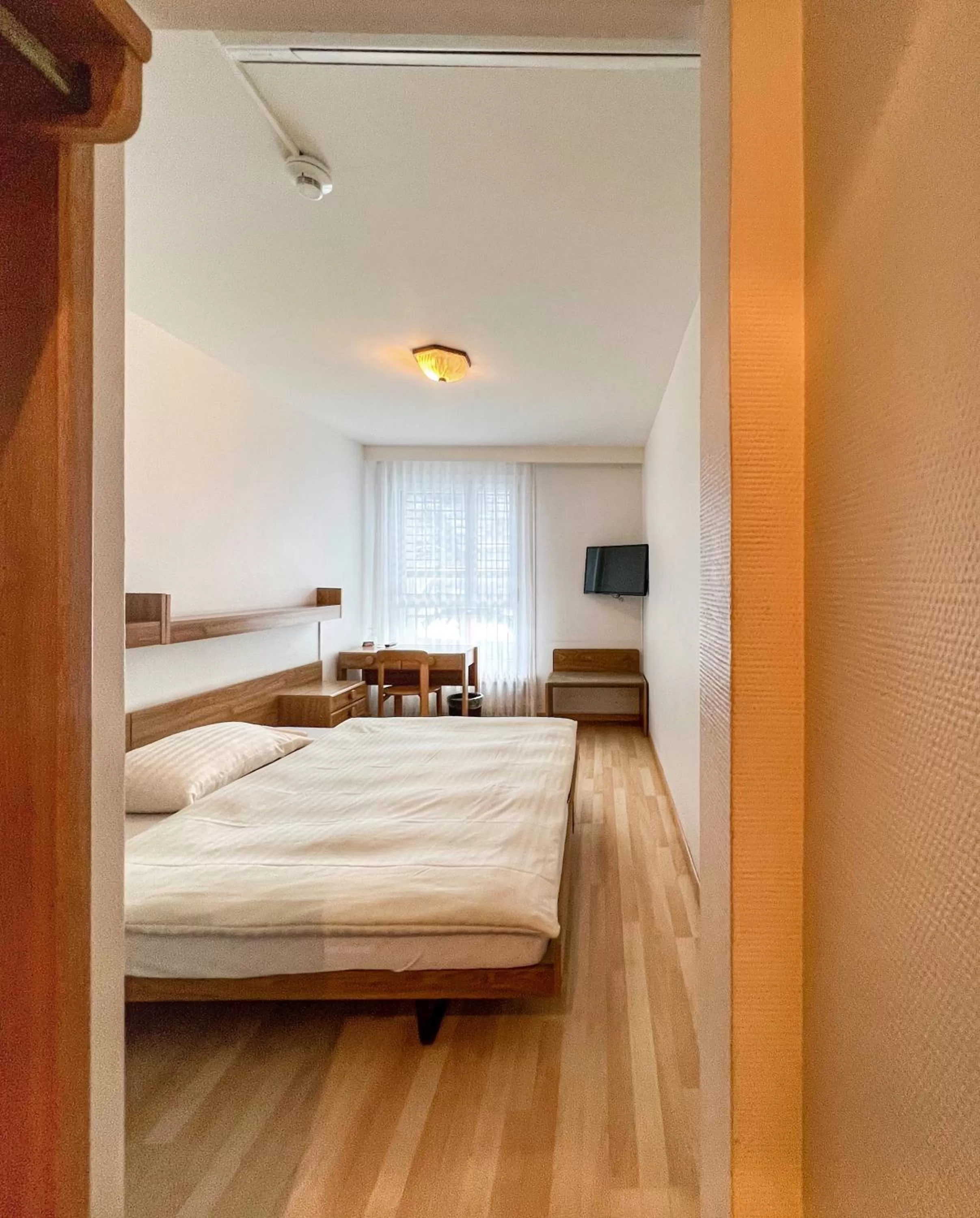 Photo of the whole room, Bed in Hotel Hecht