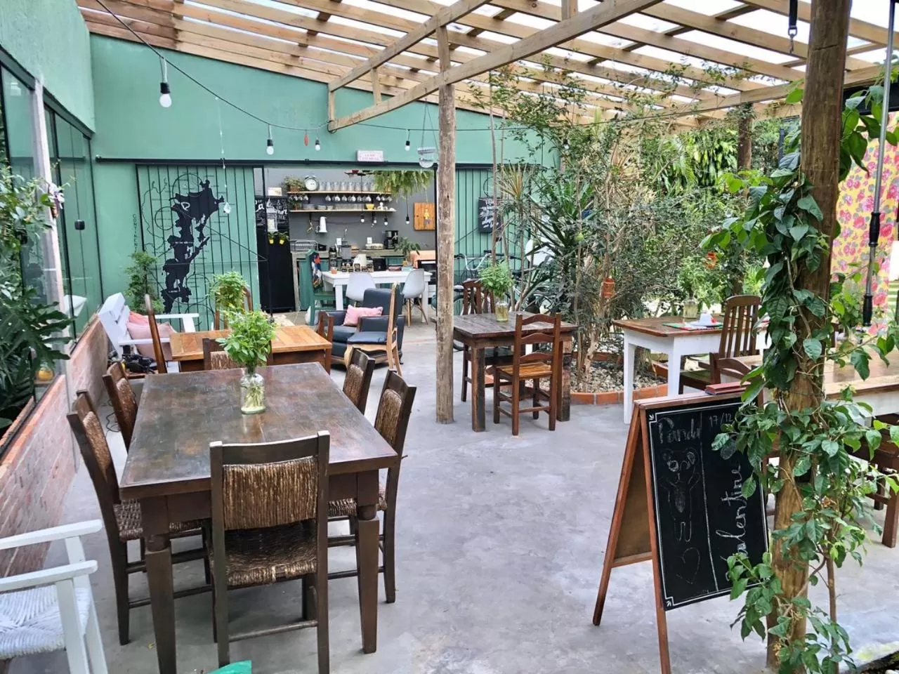 Restaurant/Places to Eat in Pousada Santarina