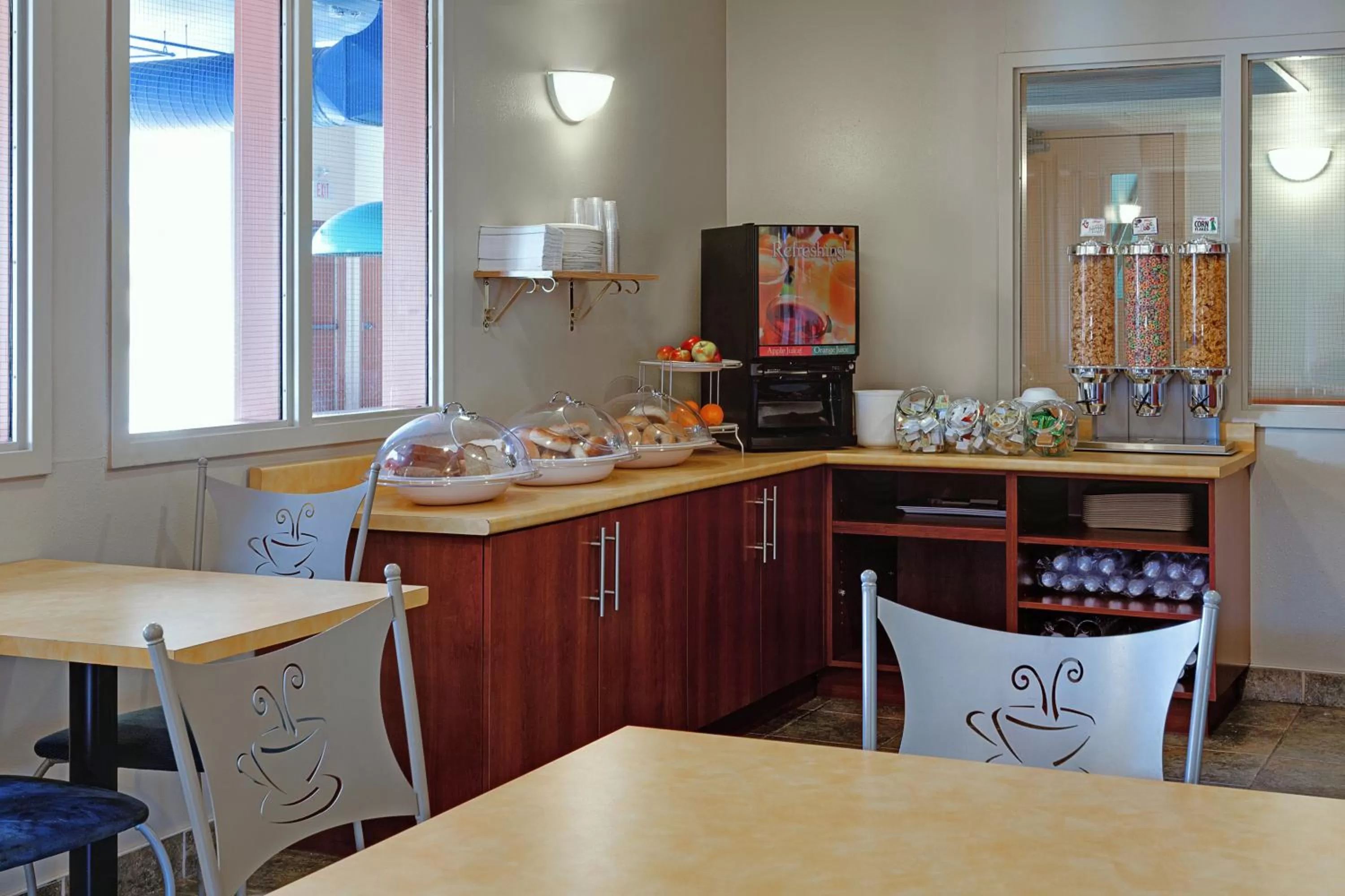 Continental breakfast in Super 8 by Wyndham Caraquet