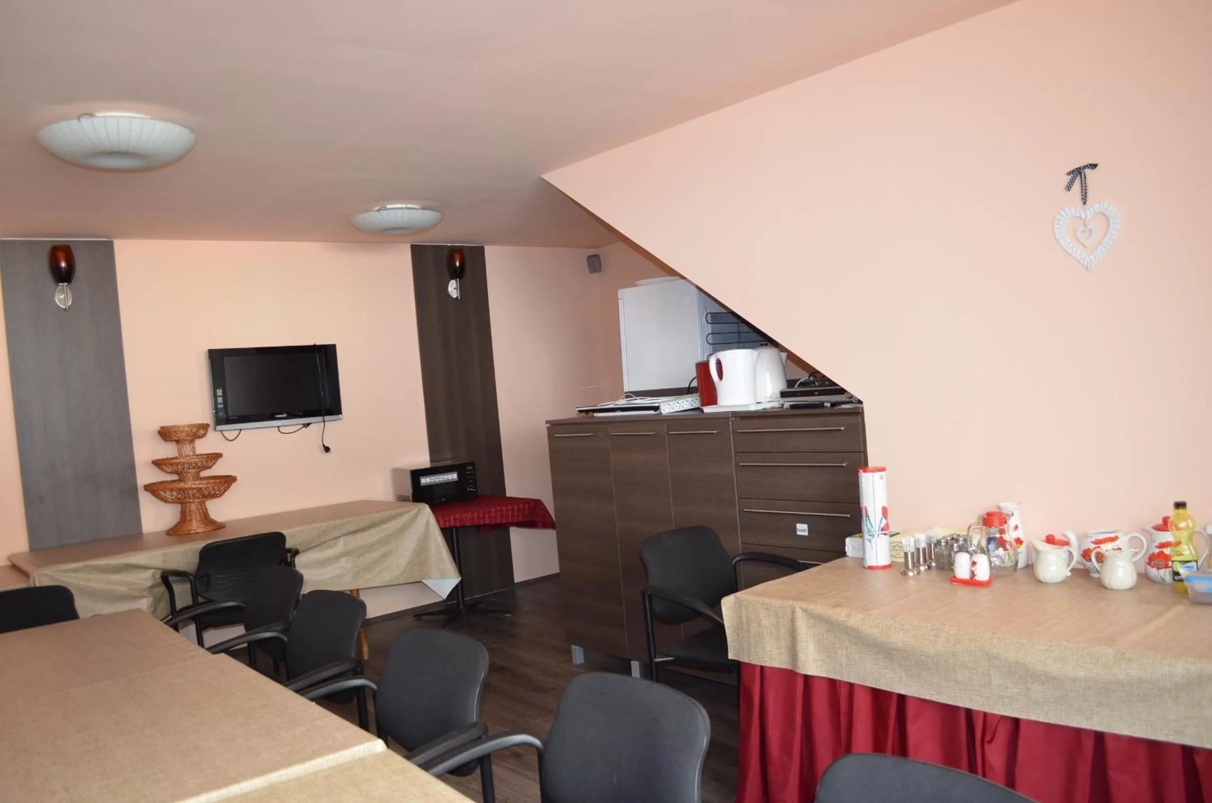 TV/Entertainment Center in Holdfényszállás