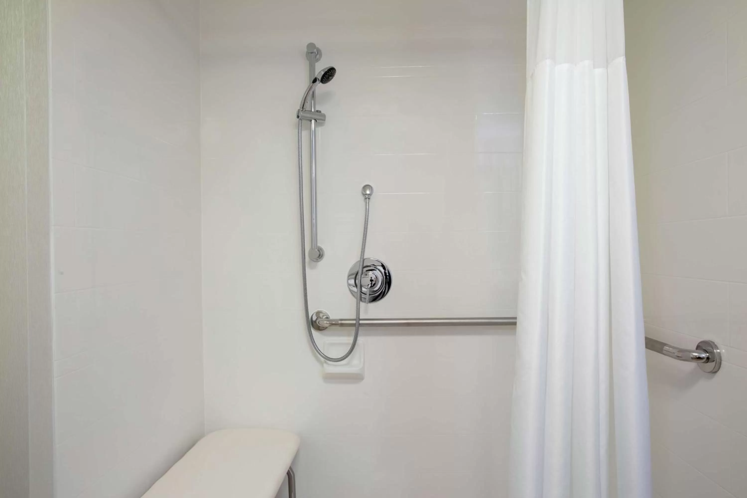 Bathroom in Hampton Inn Boston / Marlborough