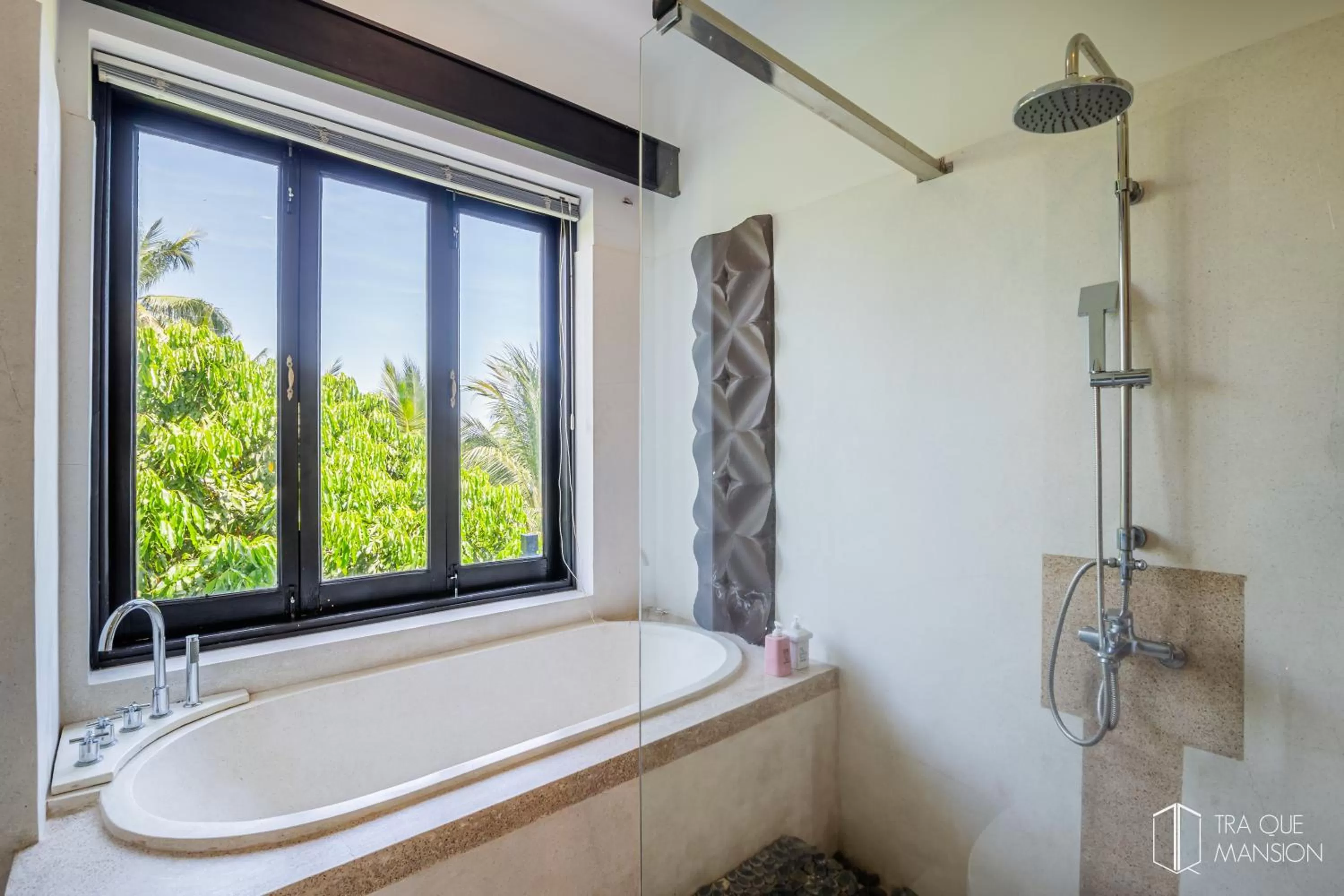 Bathroom in Tra Que Mansion