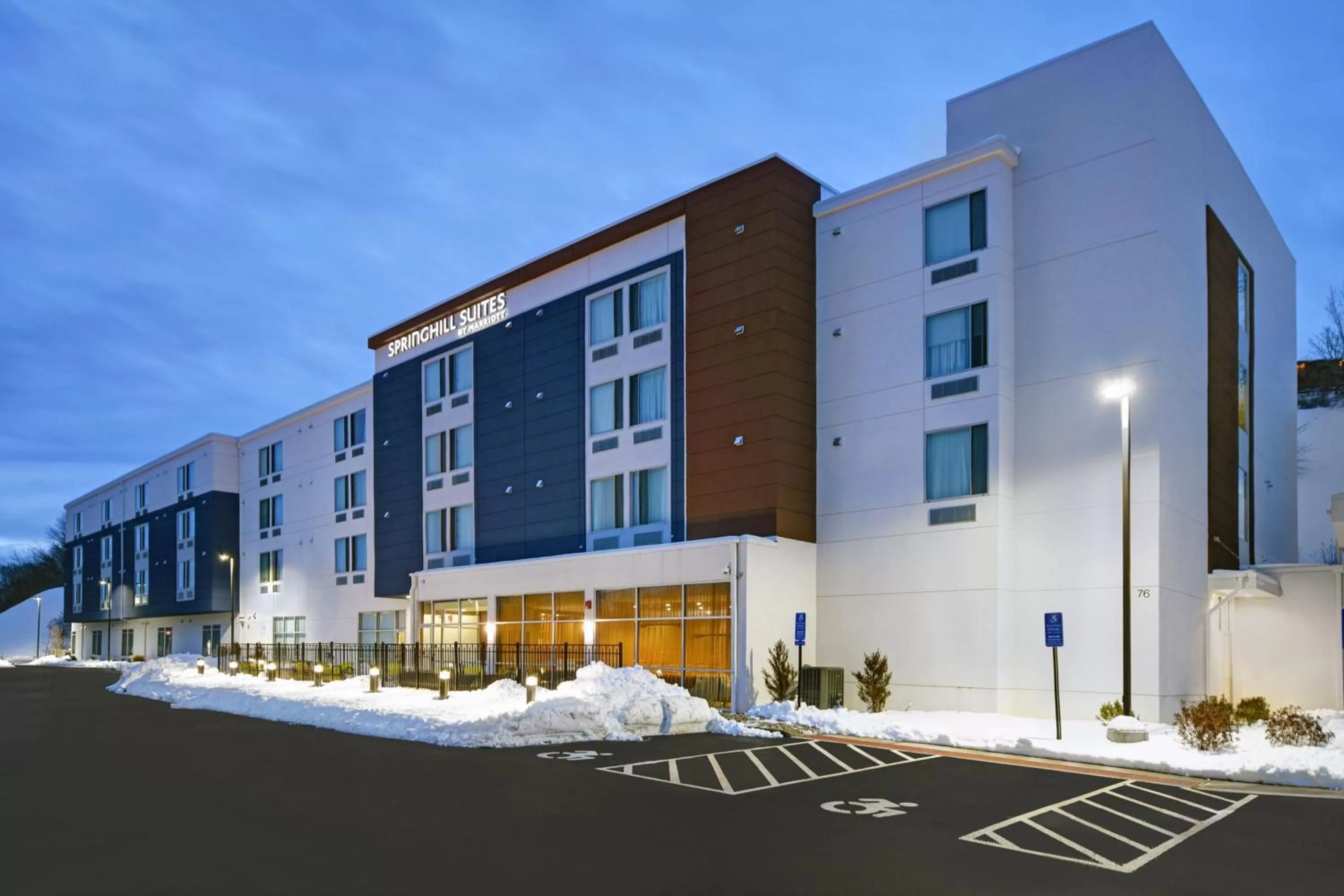 Property building in SpringHill Suites by Marriott Hartford Cromwell
