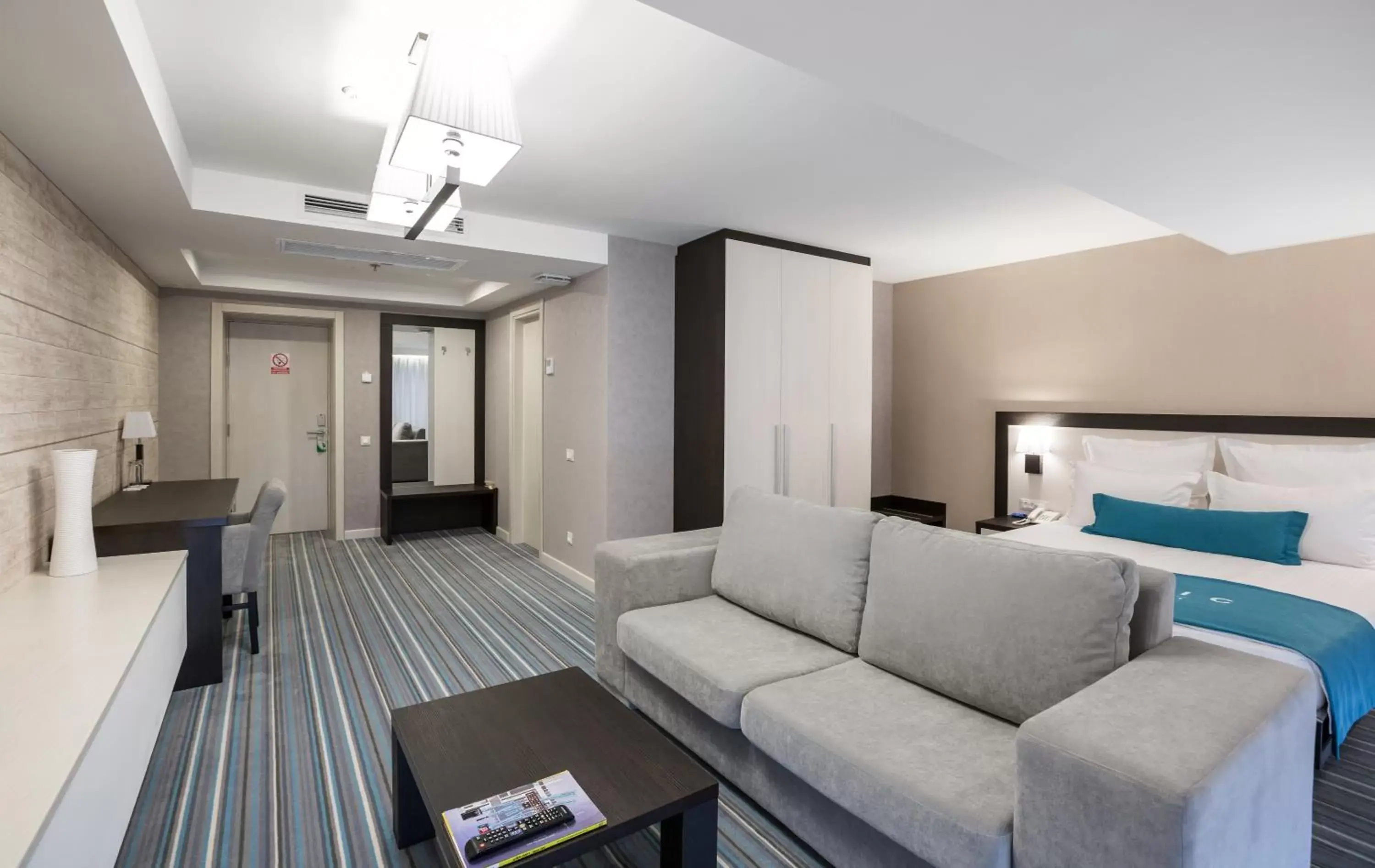 Junior Suite with Spa Bath in Atlantic Garden Resort Junior Suite with Spa Bath in Atlantic Garden Resort