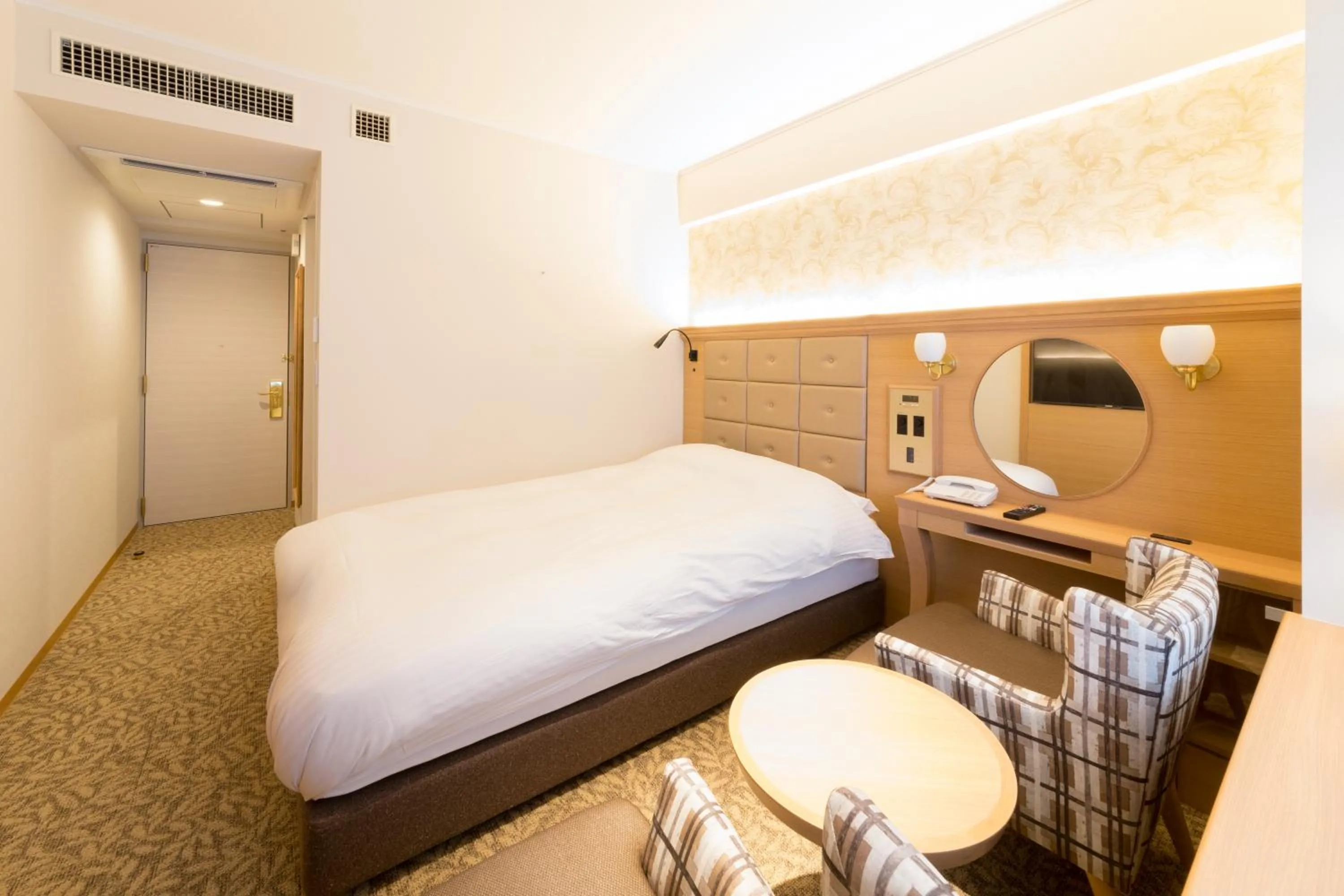 Photo of the whole room, Bed in Kobe Luminous Hotel Sannomiya