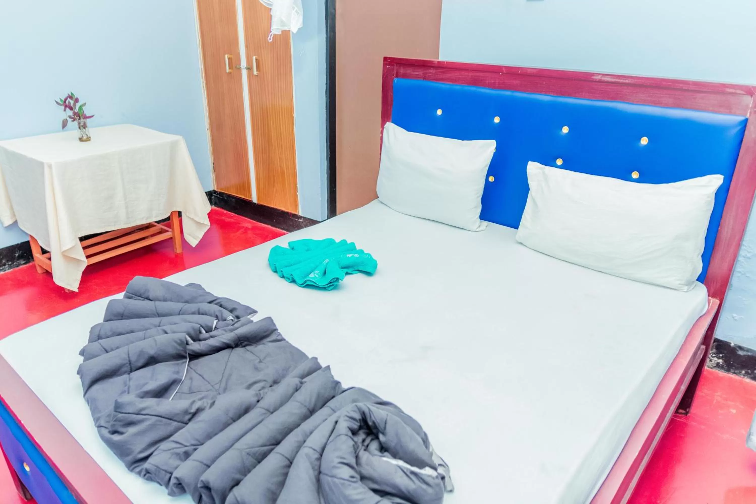 Bed in Royal Wonders Hotel