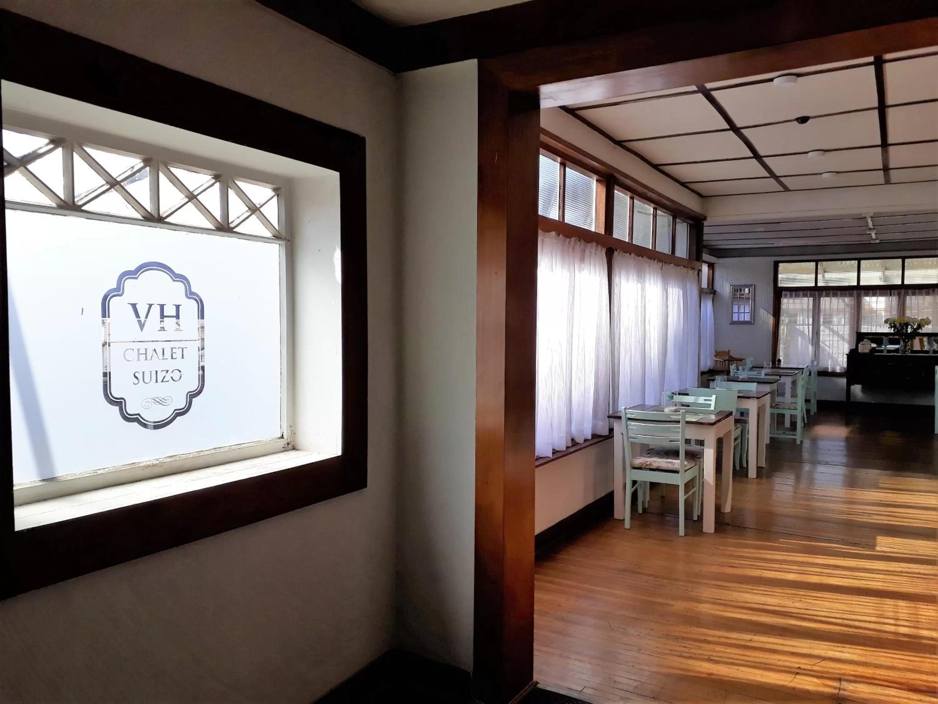 Restaurant/Places to Eat in Hotel Chalet Suizo