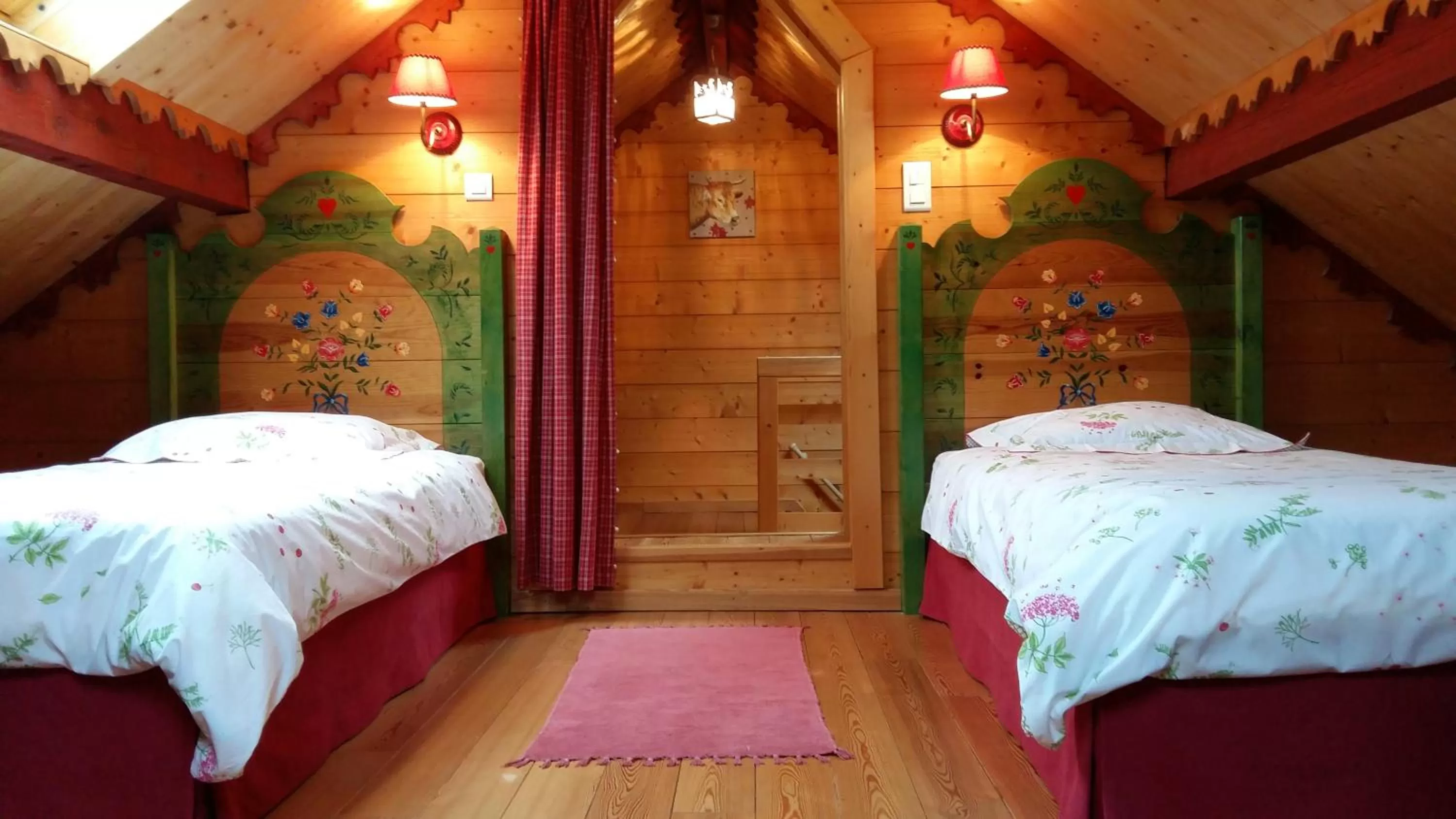 Photo of the whole room, Bed in Les Loges Du Parc