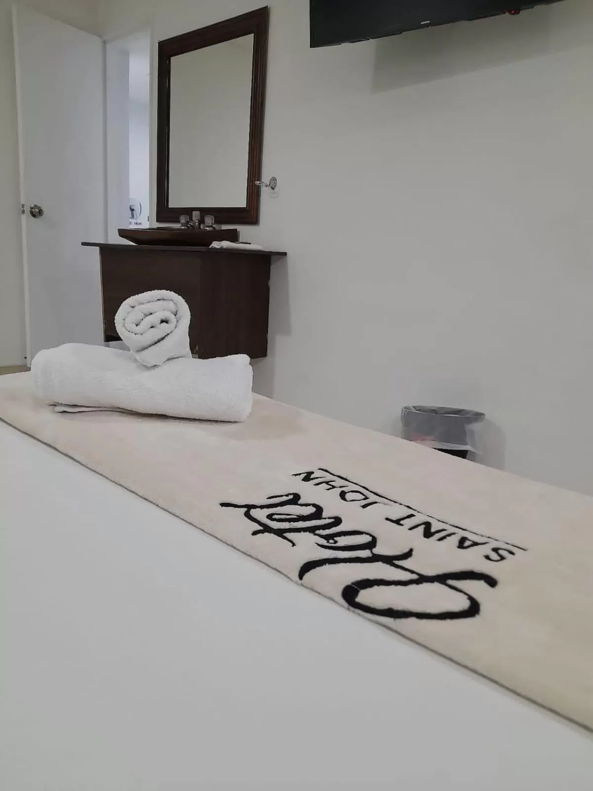 Bed in Hotel Saint John