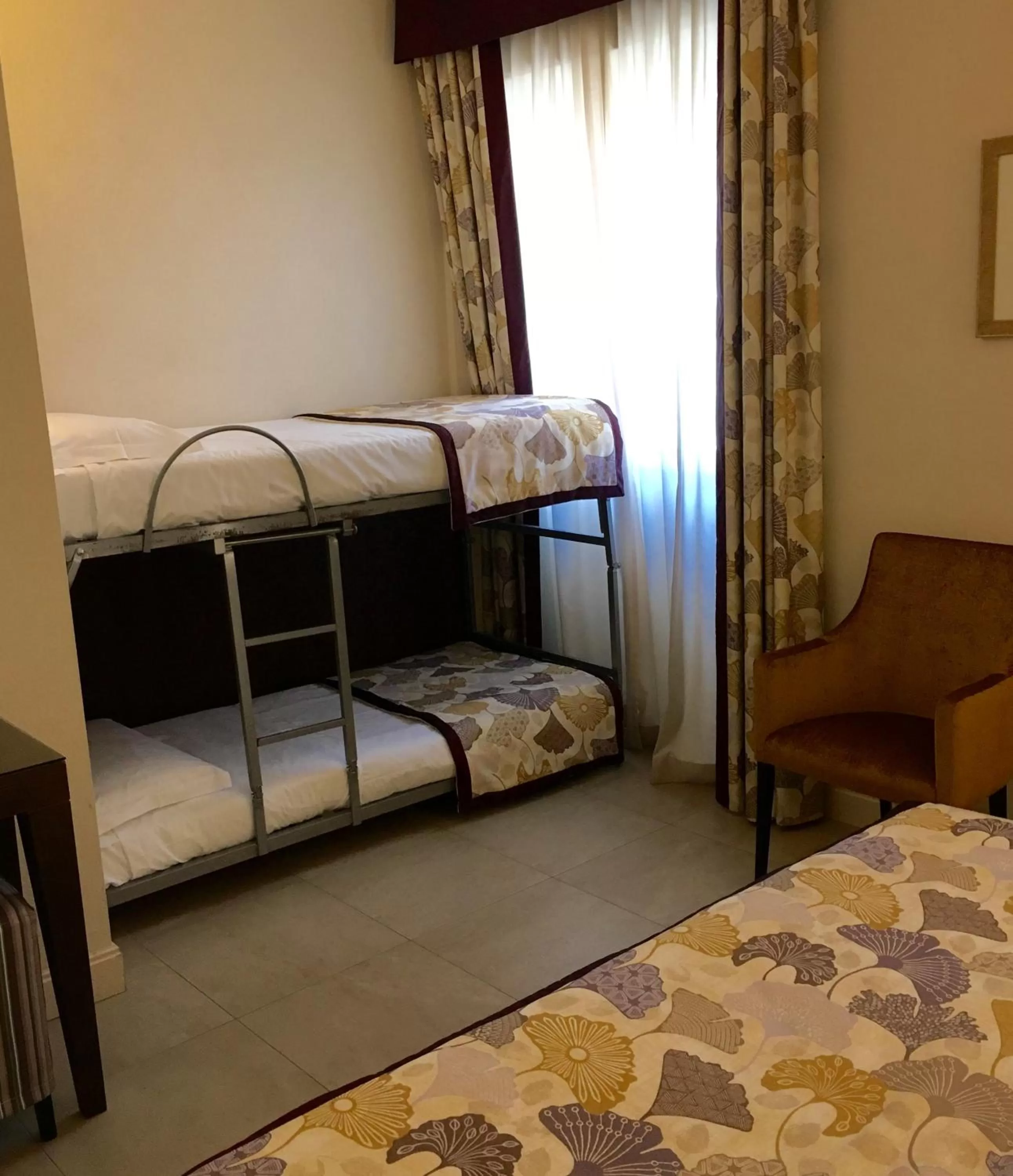 bunk bed, Bed in Hotel Perseo