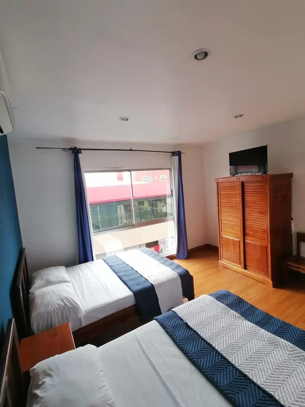 Bed in Park View Hotel & Restaurant