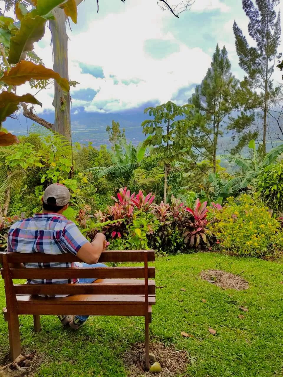 People in Vista Turrialba Lodge