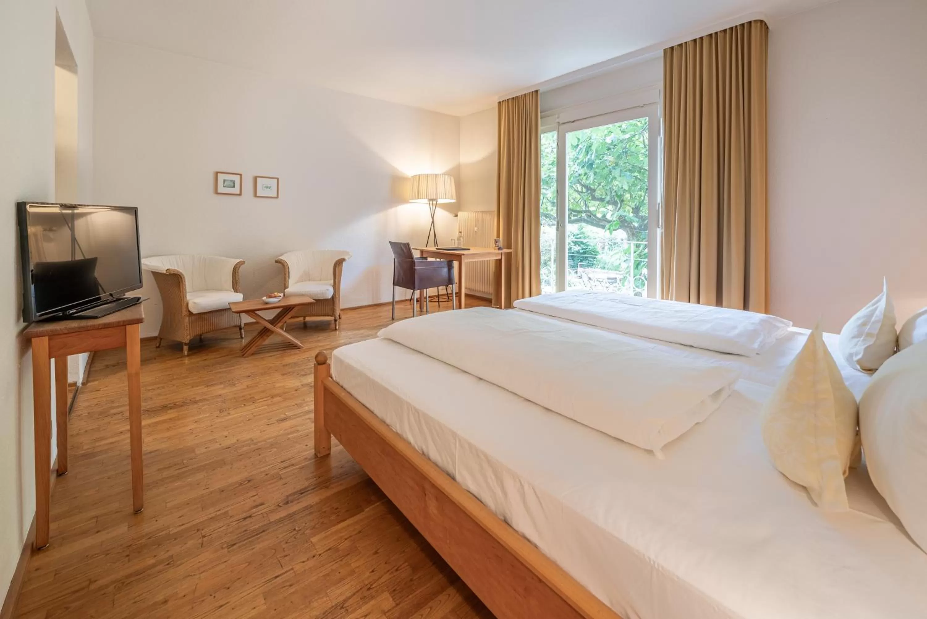 Photo of the whole room, Bed in Genusshotel Alte Post