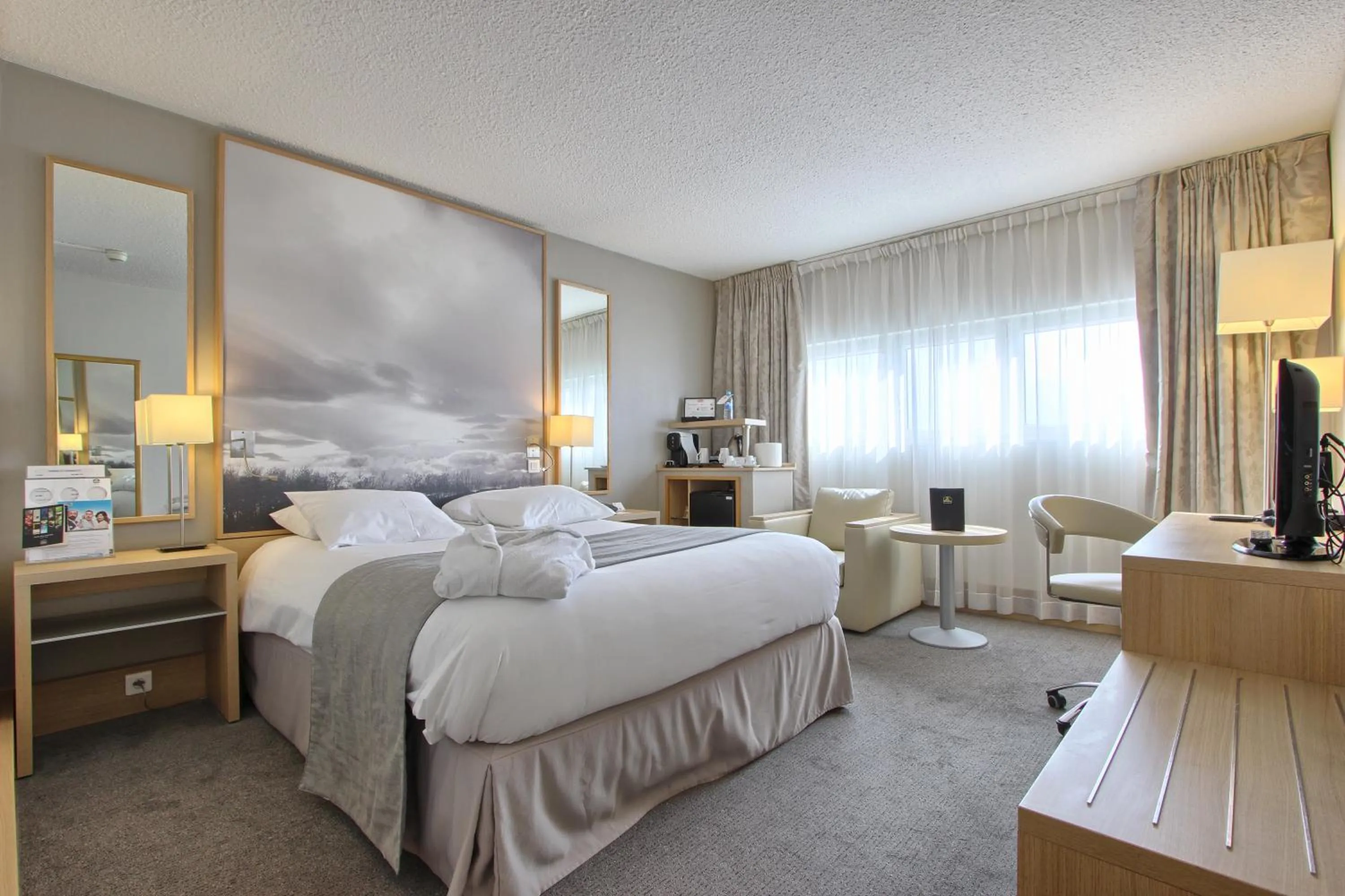 Photo of the whole room, Bed in Best Western Plus Paris Orly Airport