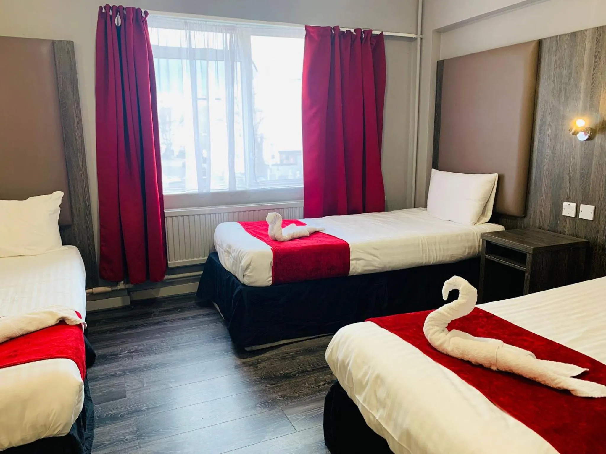 Bedroom, Bed in Hotel Lily