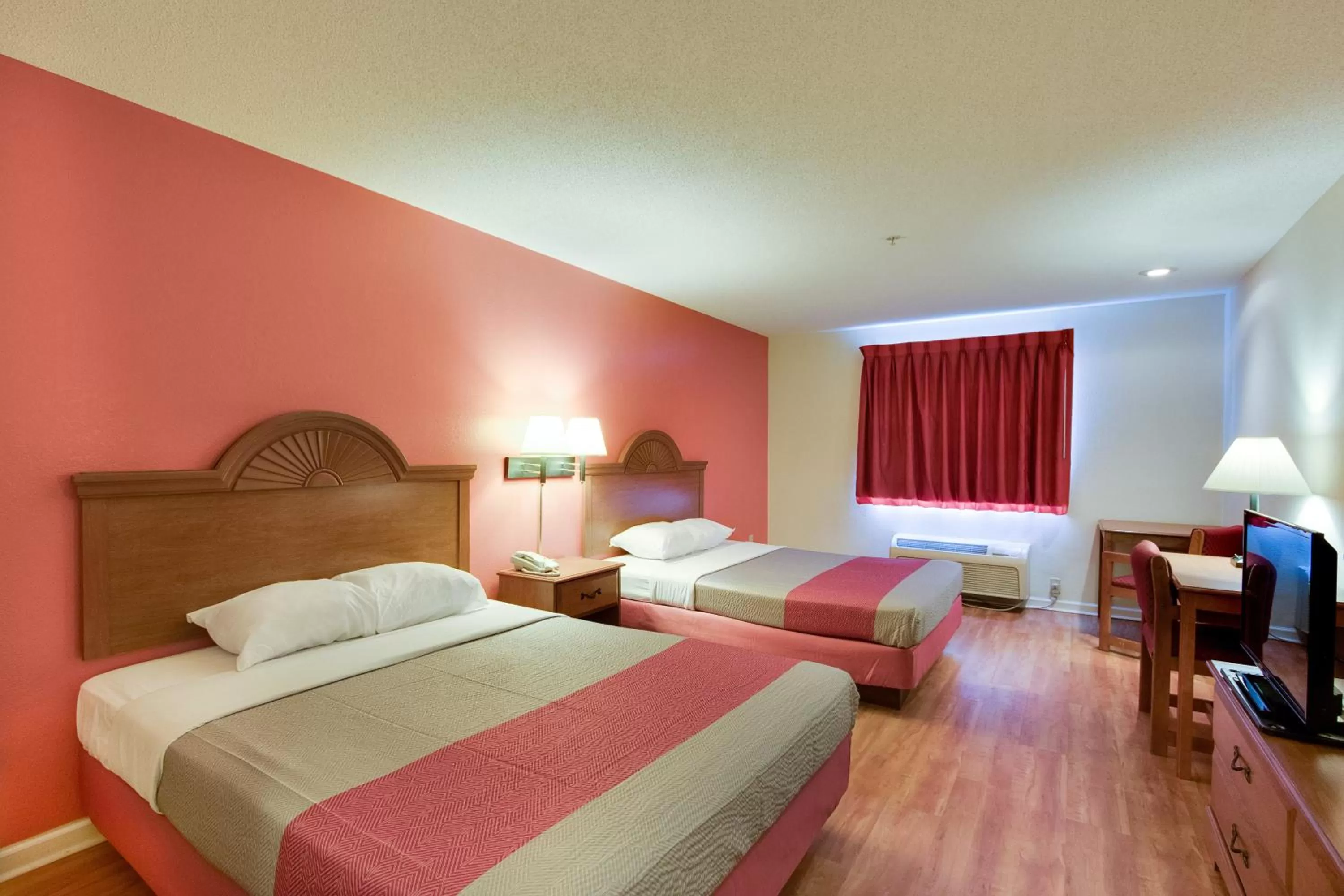 Bedroom, Bed in Motel 6-Hinesville, GA