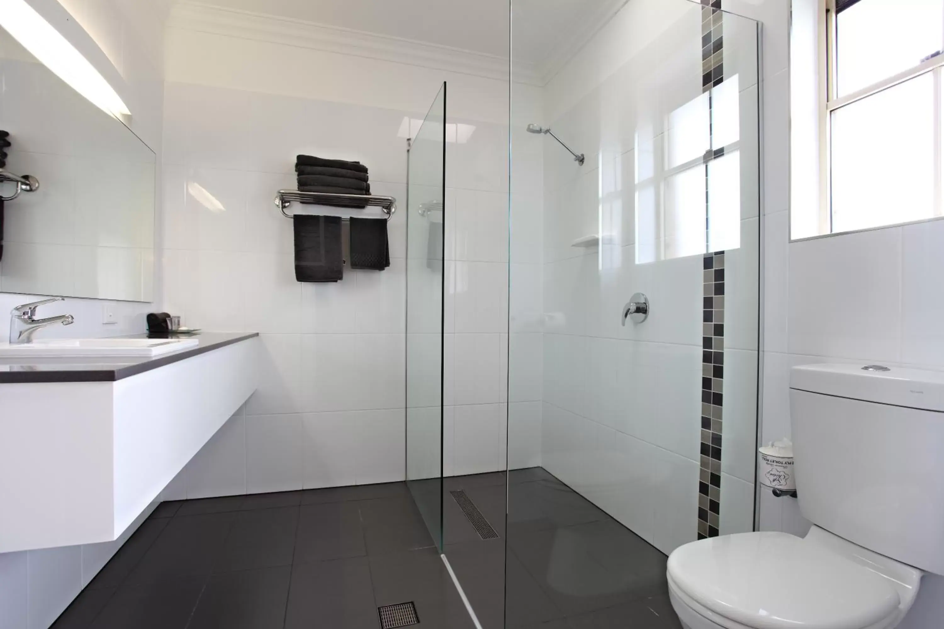 Superior Double or Twin Room in Coopers Colonial Motel Superior Double or Twin Room in Coopers Colonial Motel