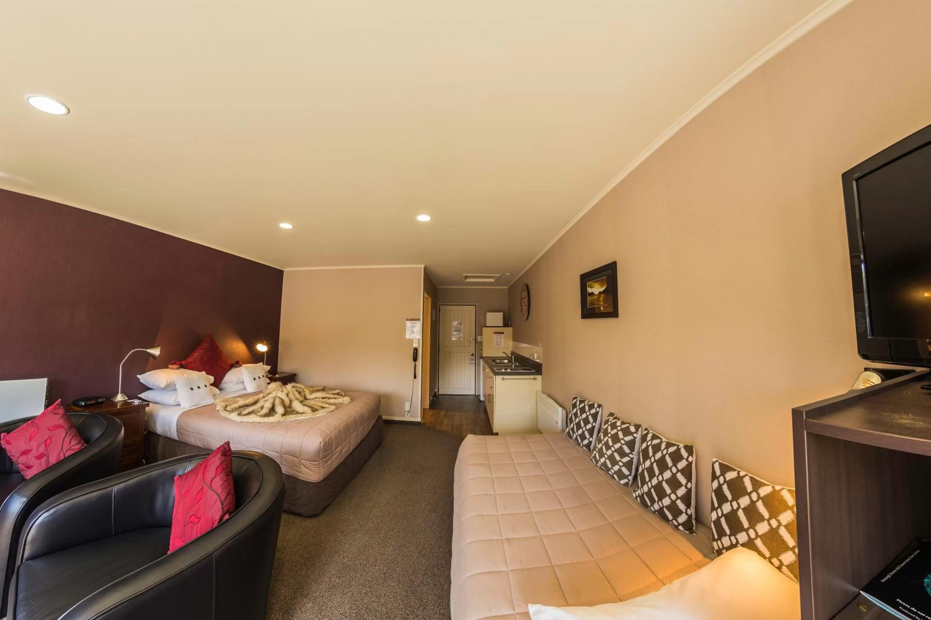 Bed in Lakefront Lodge