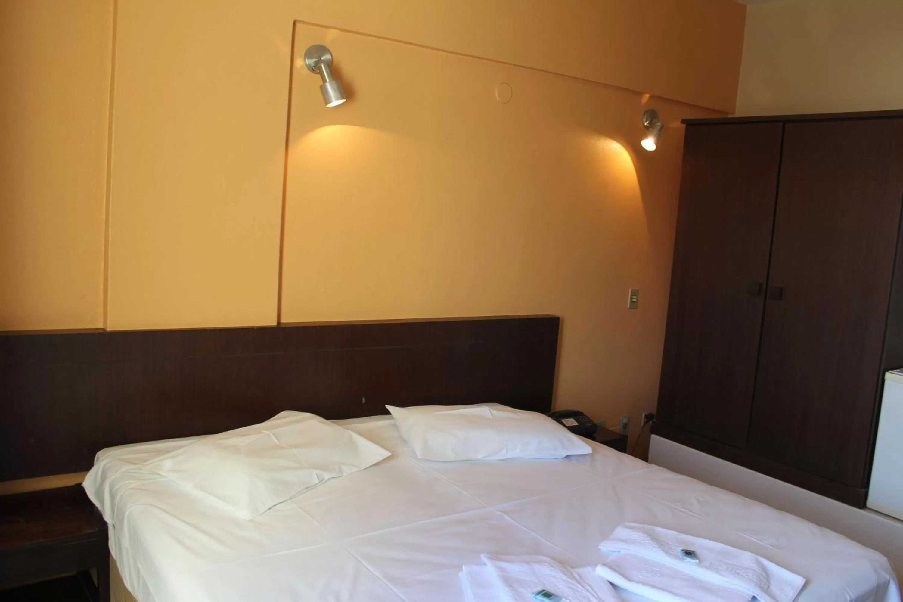 Bedroom, Bed in Espigão Palace Hotel