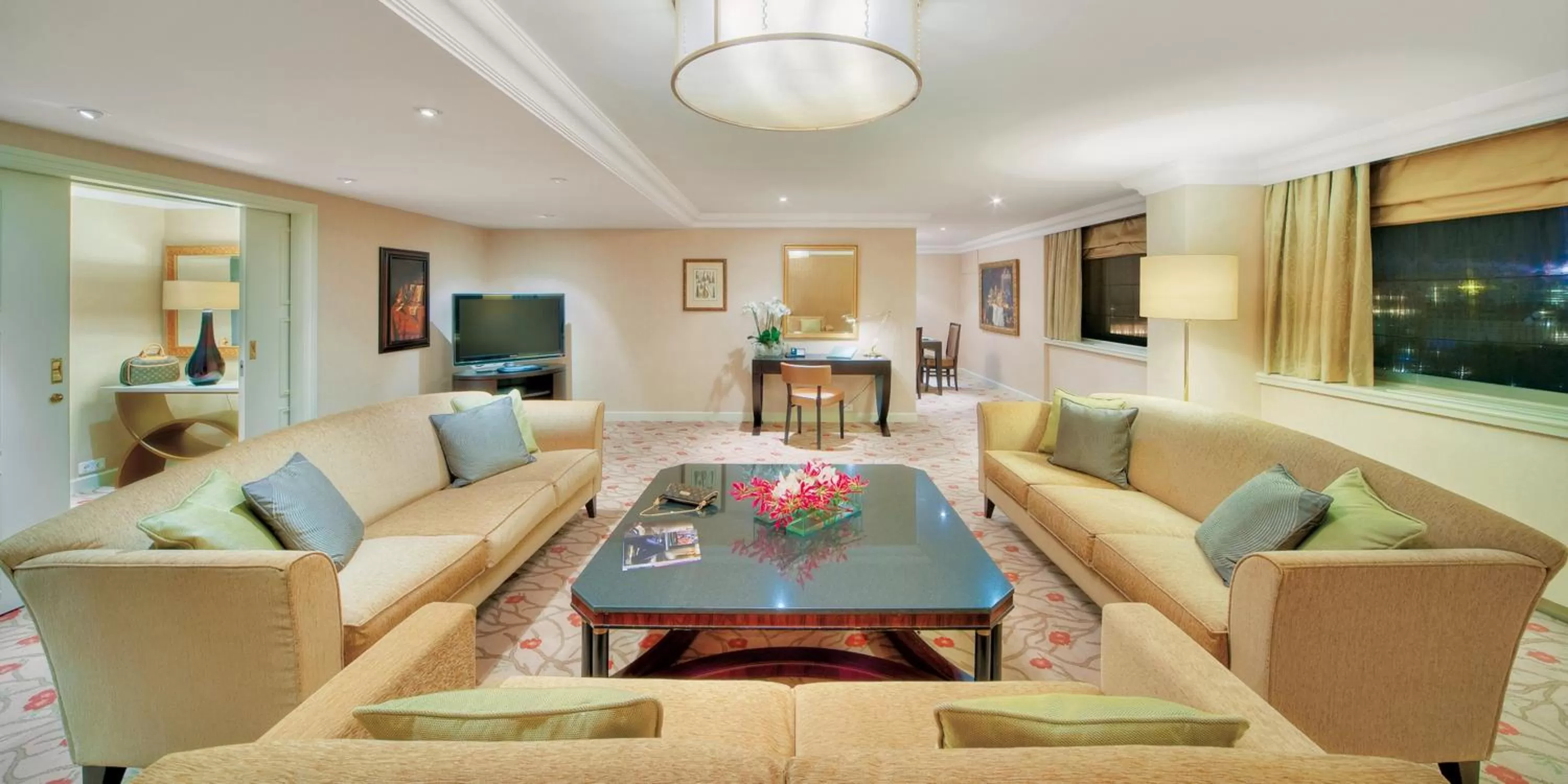 Photo of the whole room in InterContinental Wien by IHG