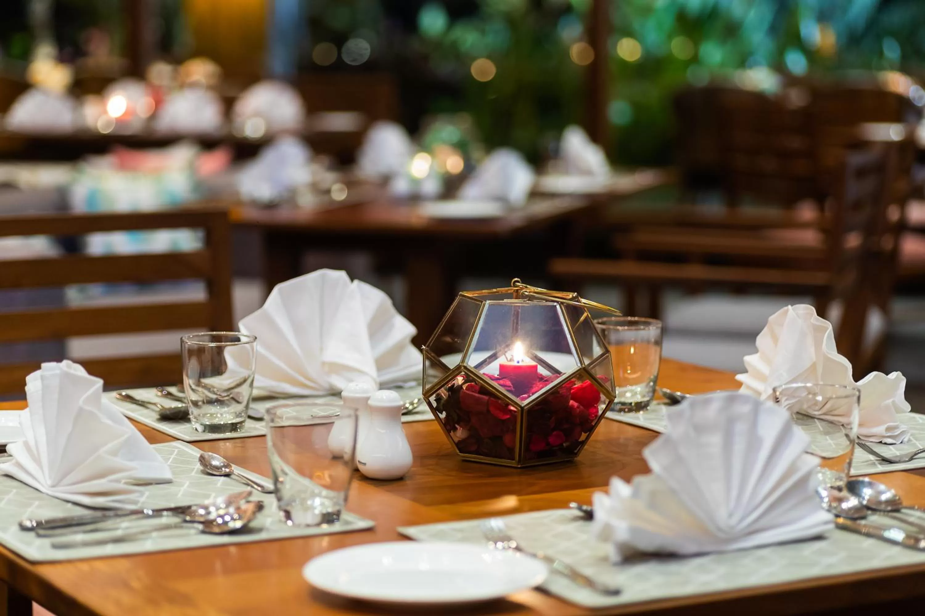 Restaurant/Places to Eat in Gamyam Beach Resort