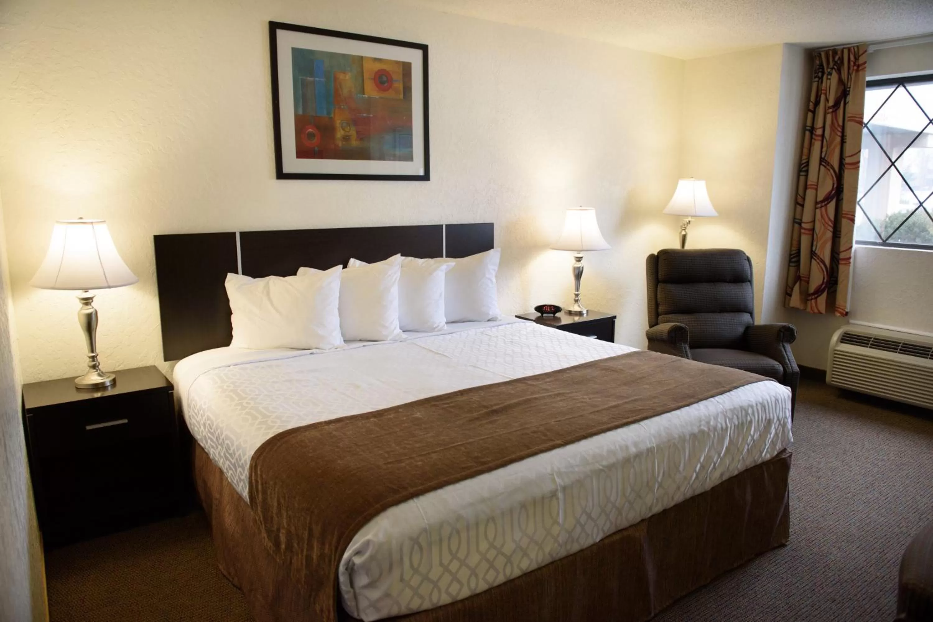 Bedroom, Bed in Americas Best Value Inn New Paltz