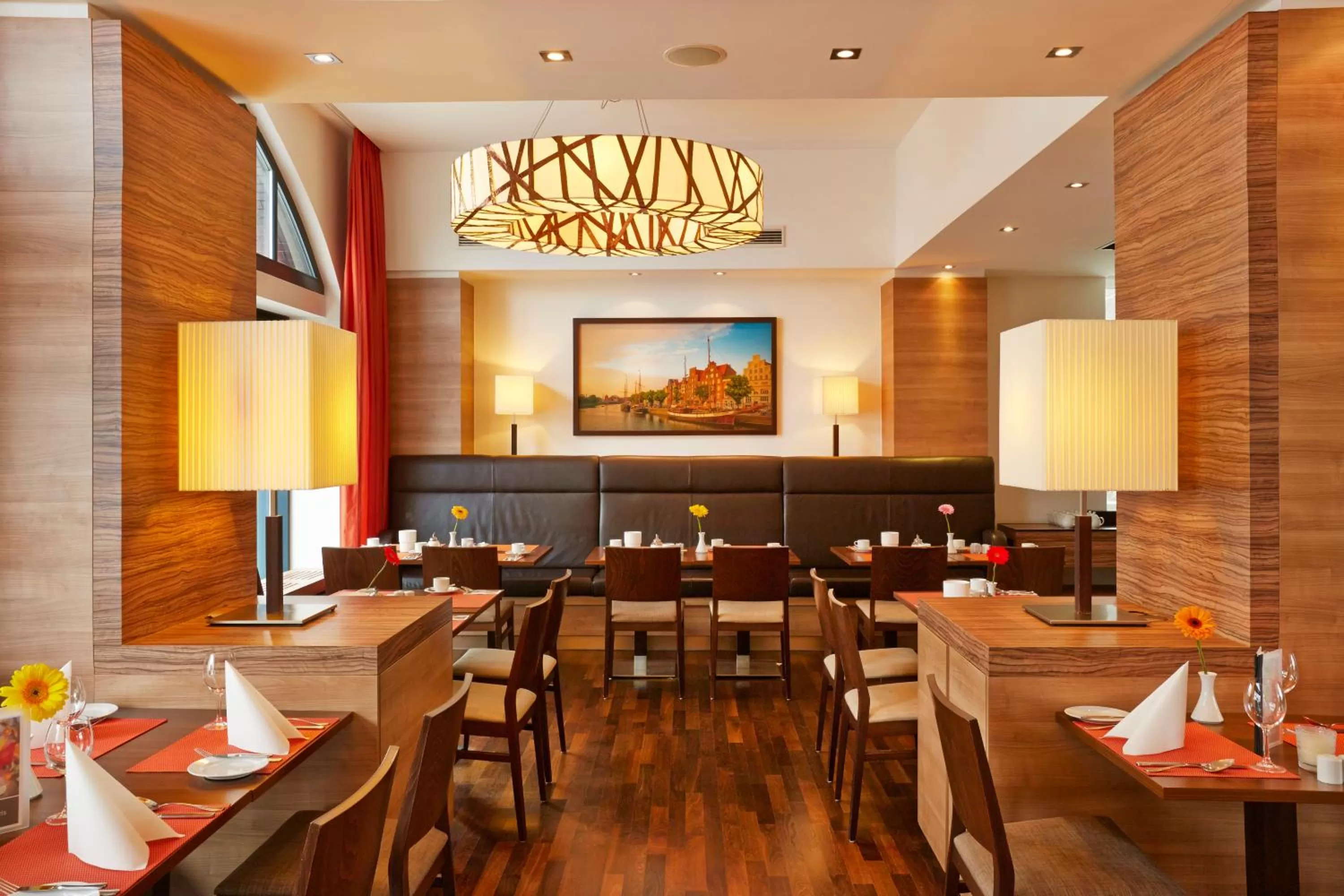 Restaurant/places to eat in H+ Hotel Lübeck