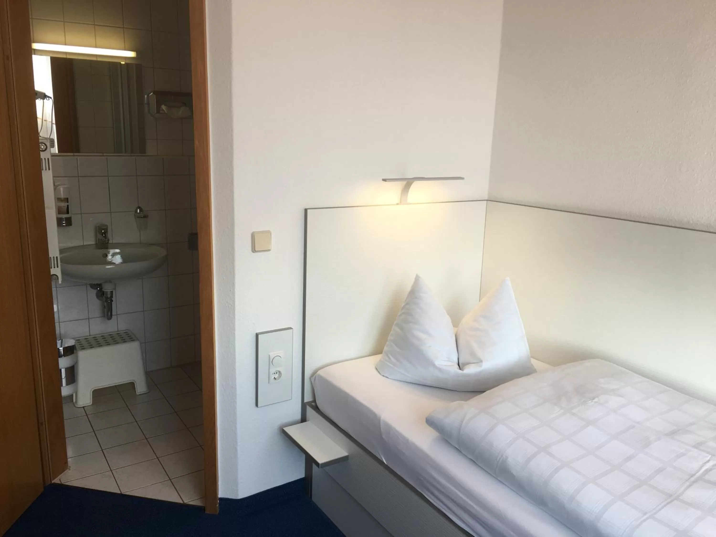 Photo of the whole room, Bed in Hotel & Restaurant Park Cafe ISA