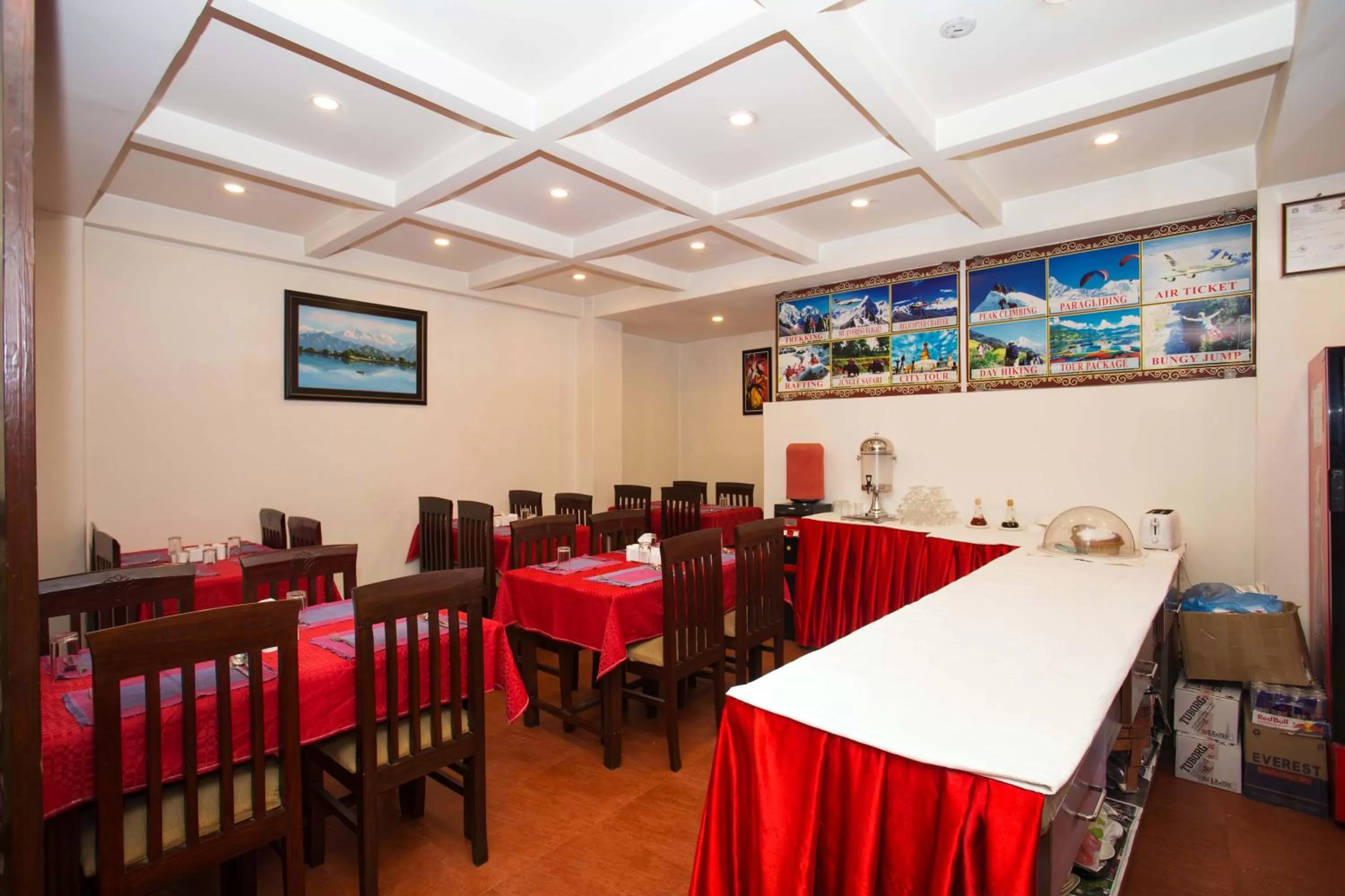 Restaurant/places to eat in Hotel Jay Suites