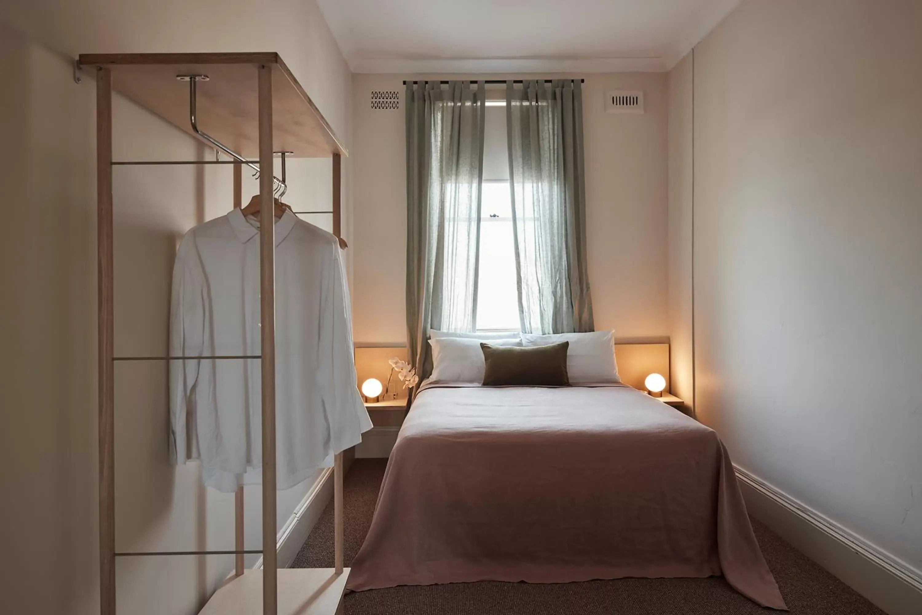 Double Room with Shared Bathroom in The Rooms Milton Double Room with Shared Bathroom in The Rooms Milton