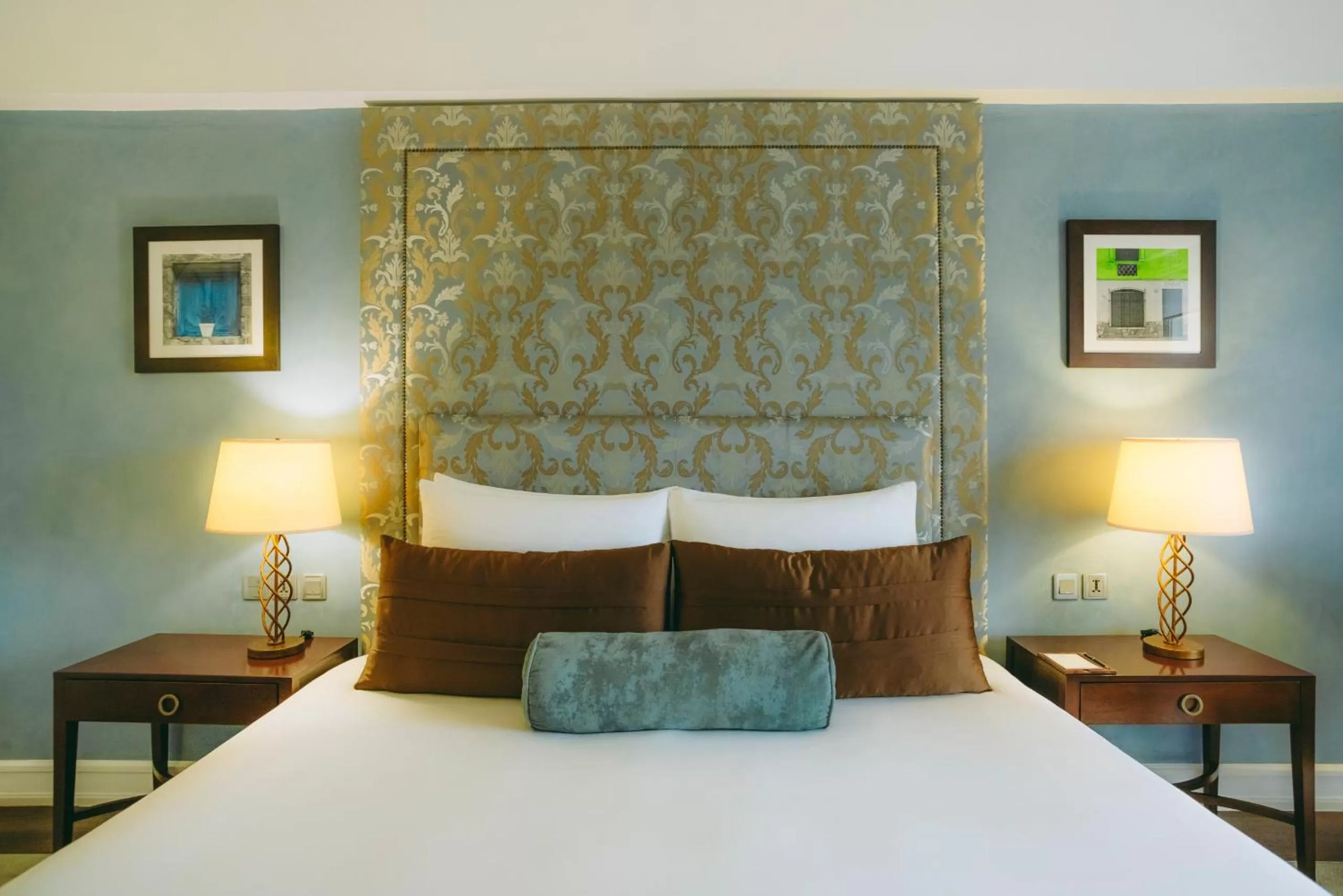 Bed in Villa Rosa Kempinski