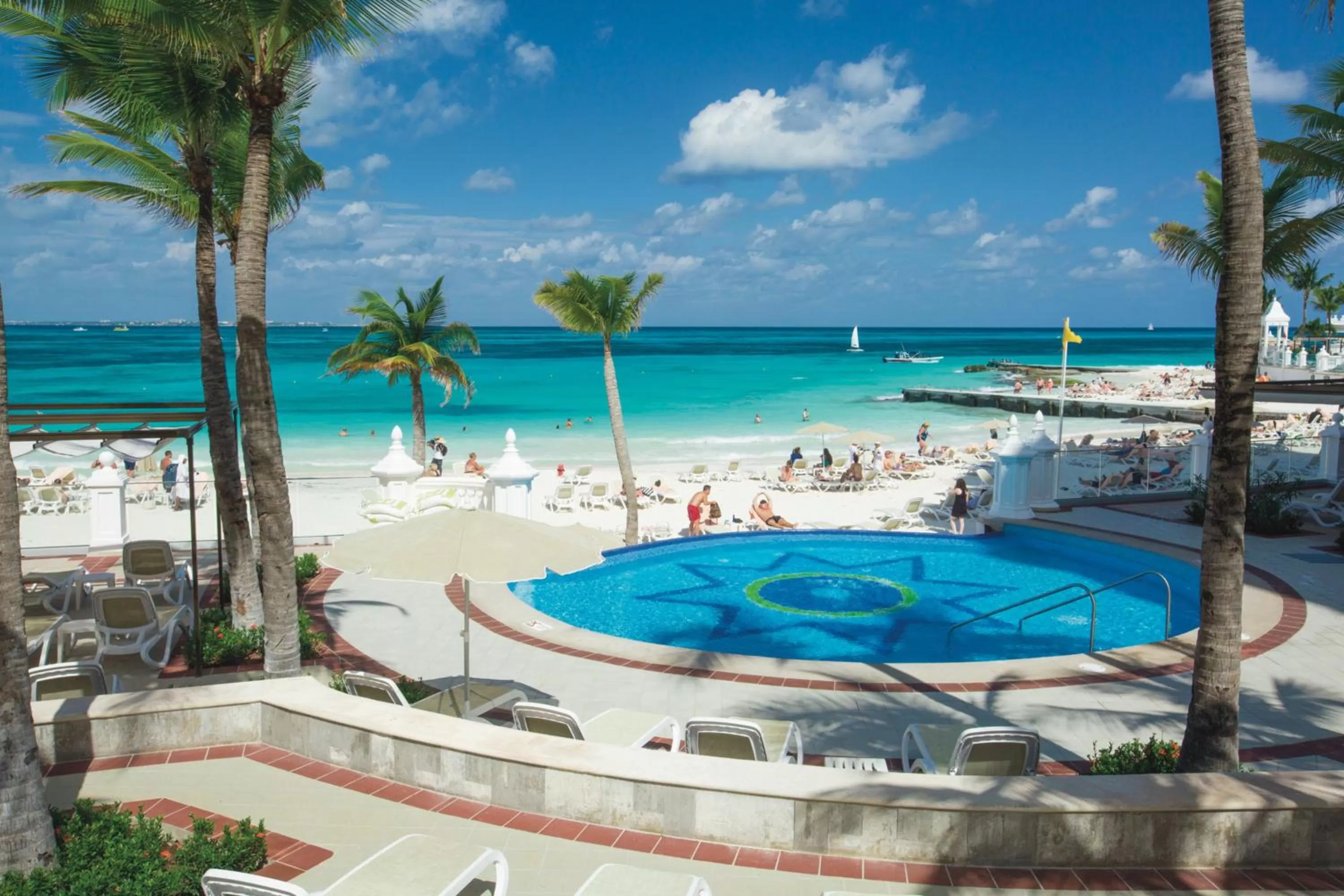 Swimming pool in Riu Palace Las Americas - All Inclusive - Adults Only