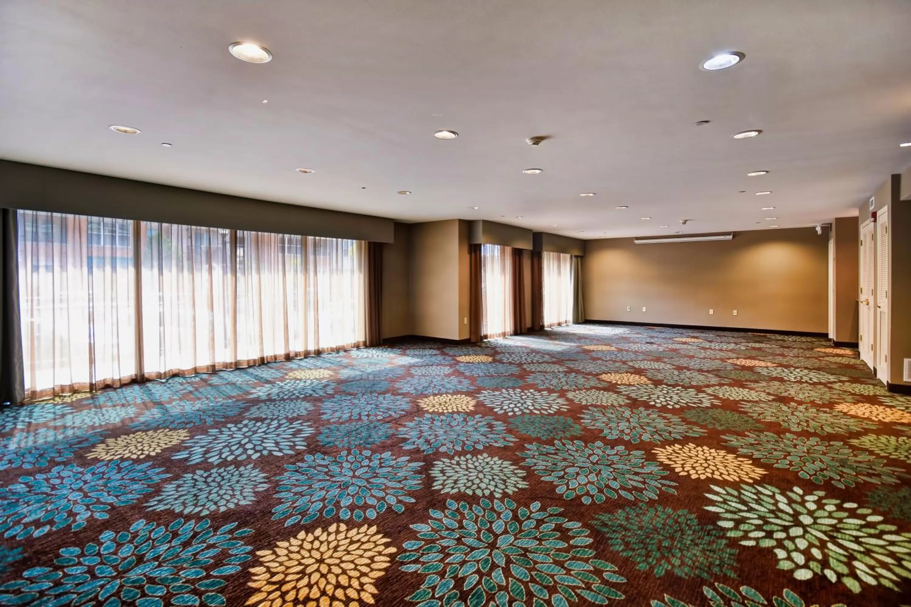Meeting/conference room in Staybridge Suites Middleton/Madison-West by IHG