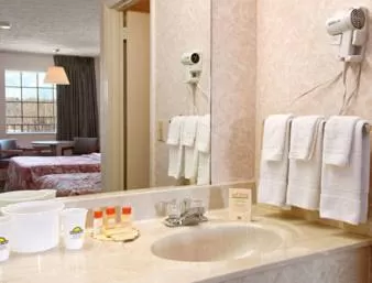 Bathroom in Days Inn by Wyndham Joelton/Nashville