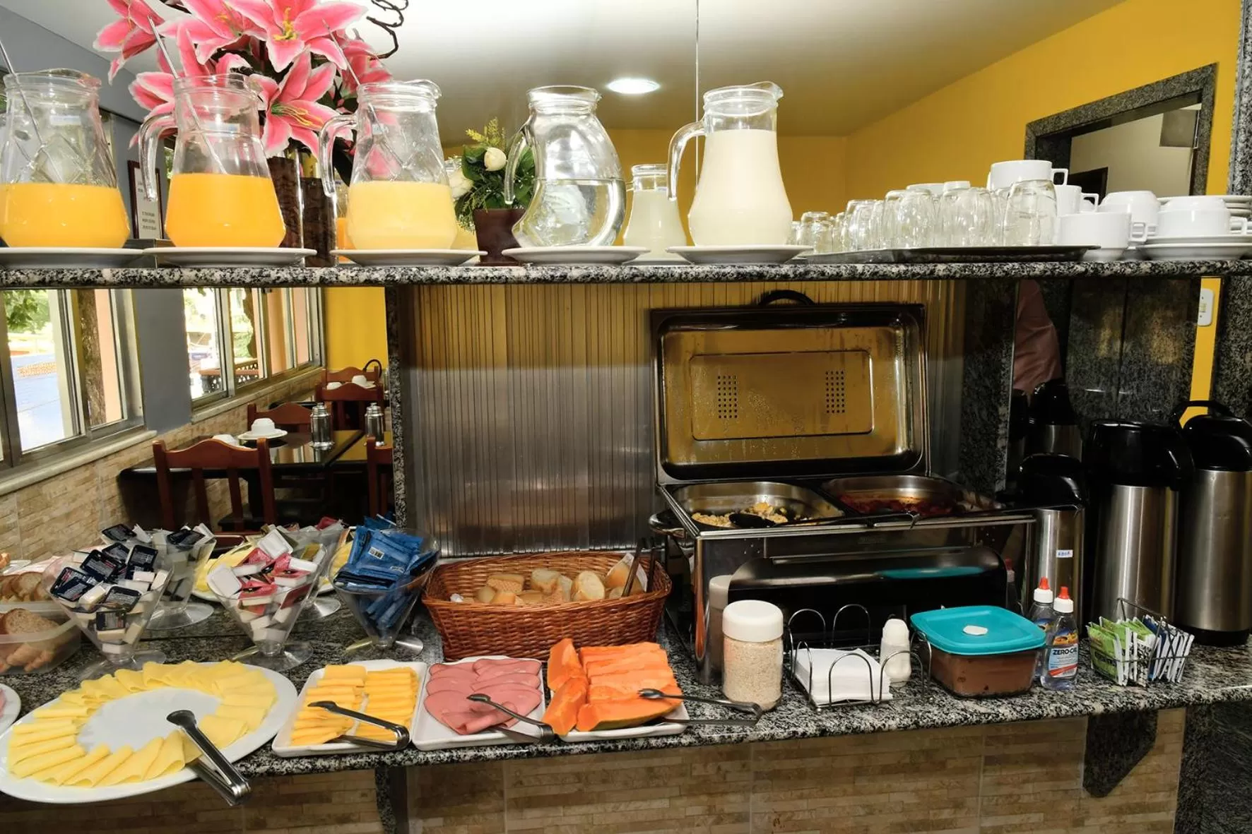 Breakfast, Kitchen/Kitchenette in Hotel Rio Claro
