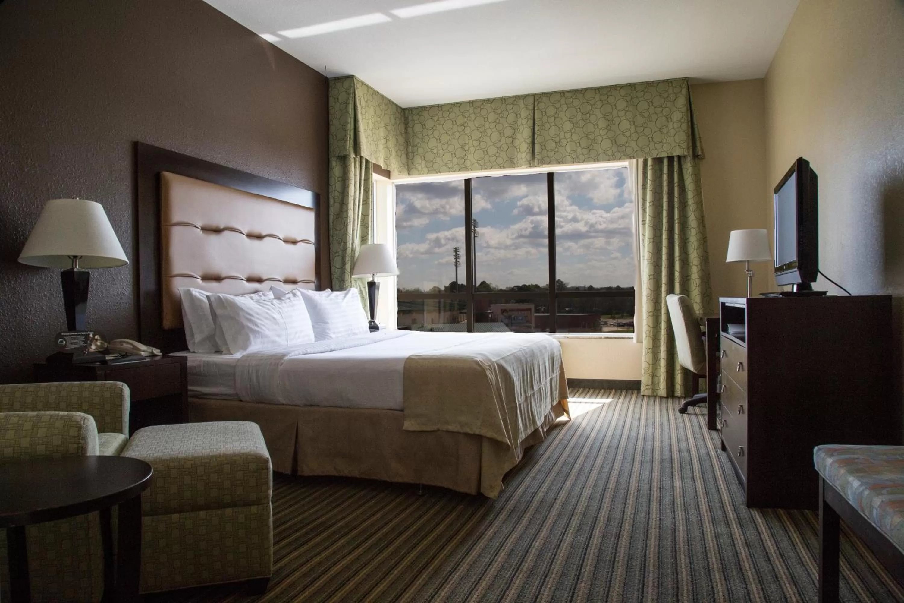 King Room in Holiday Inn Pearl - Jackson Area, an IHG Hotel