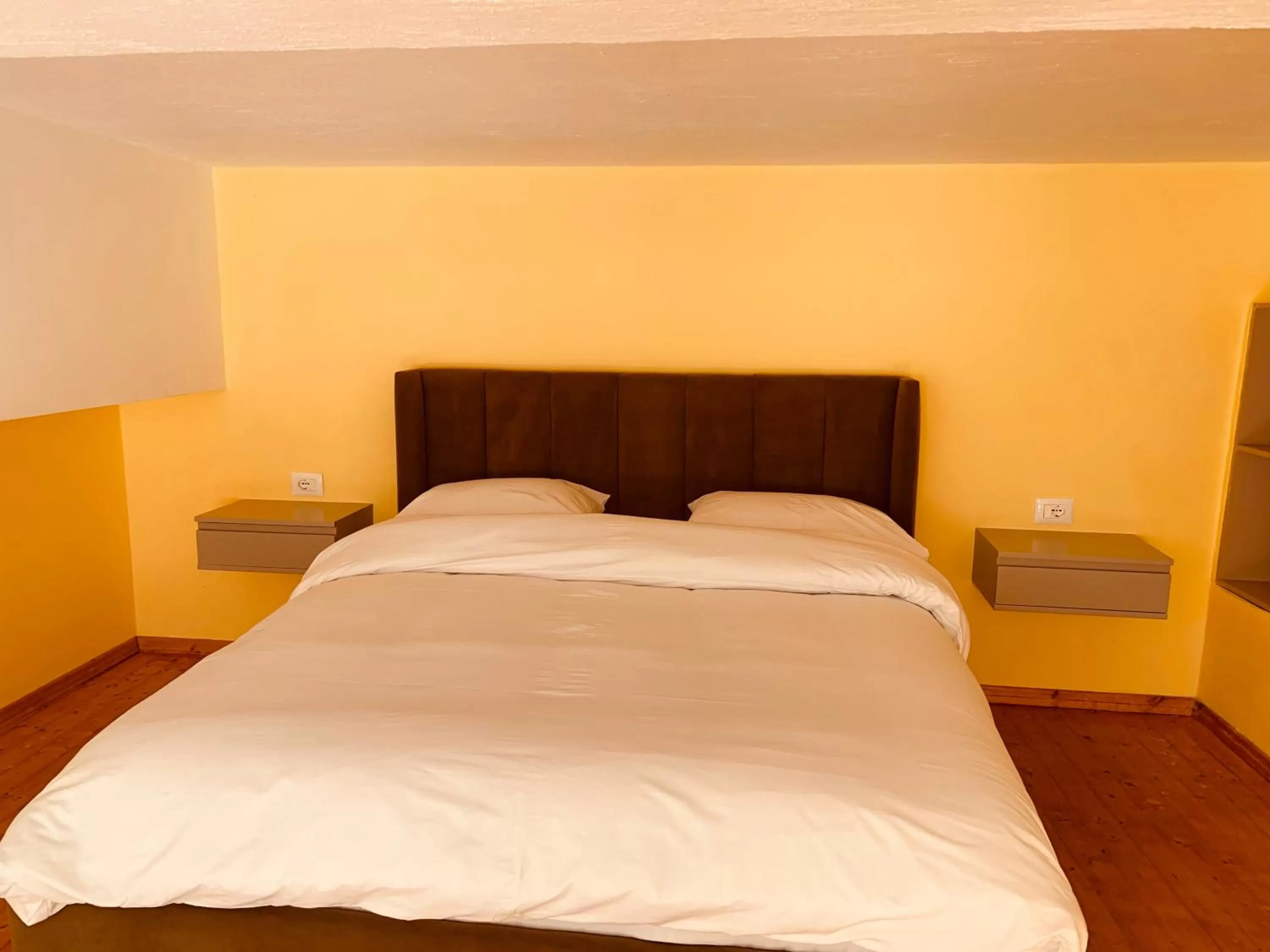 Bed in Auto Tana Guest House