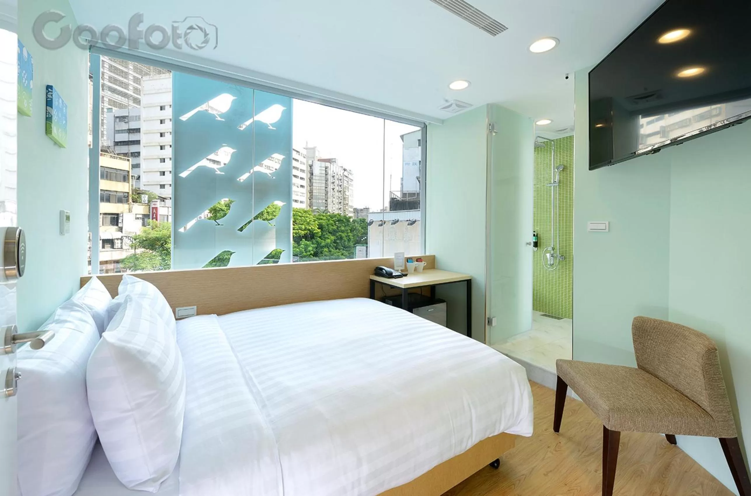 Photo of the whole room, Bed in Shin Sei Bashi Hotel