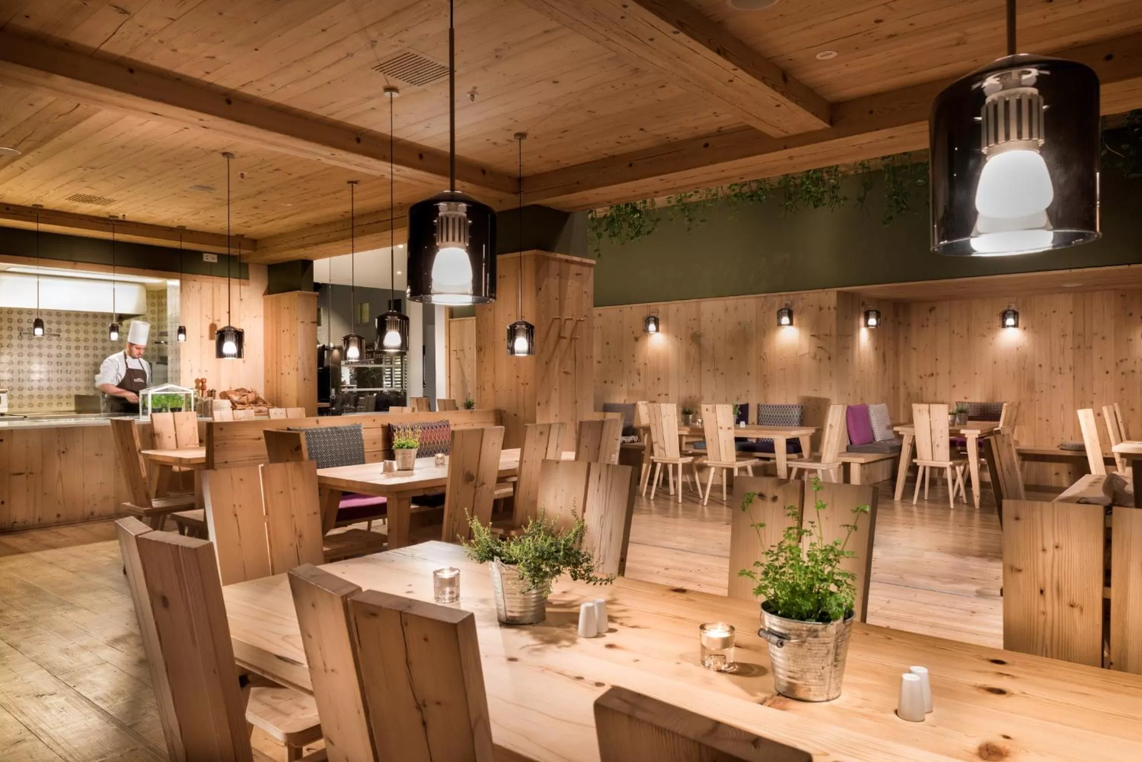 Restaurant/places to eat in Estrel Berlin